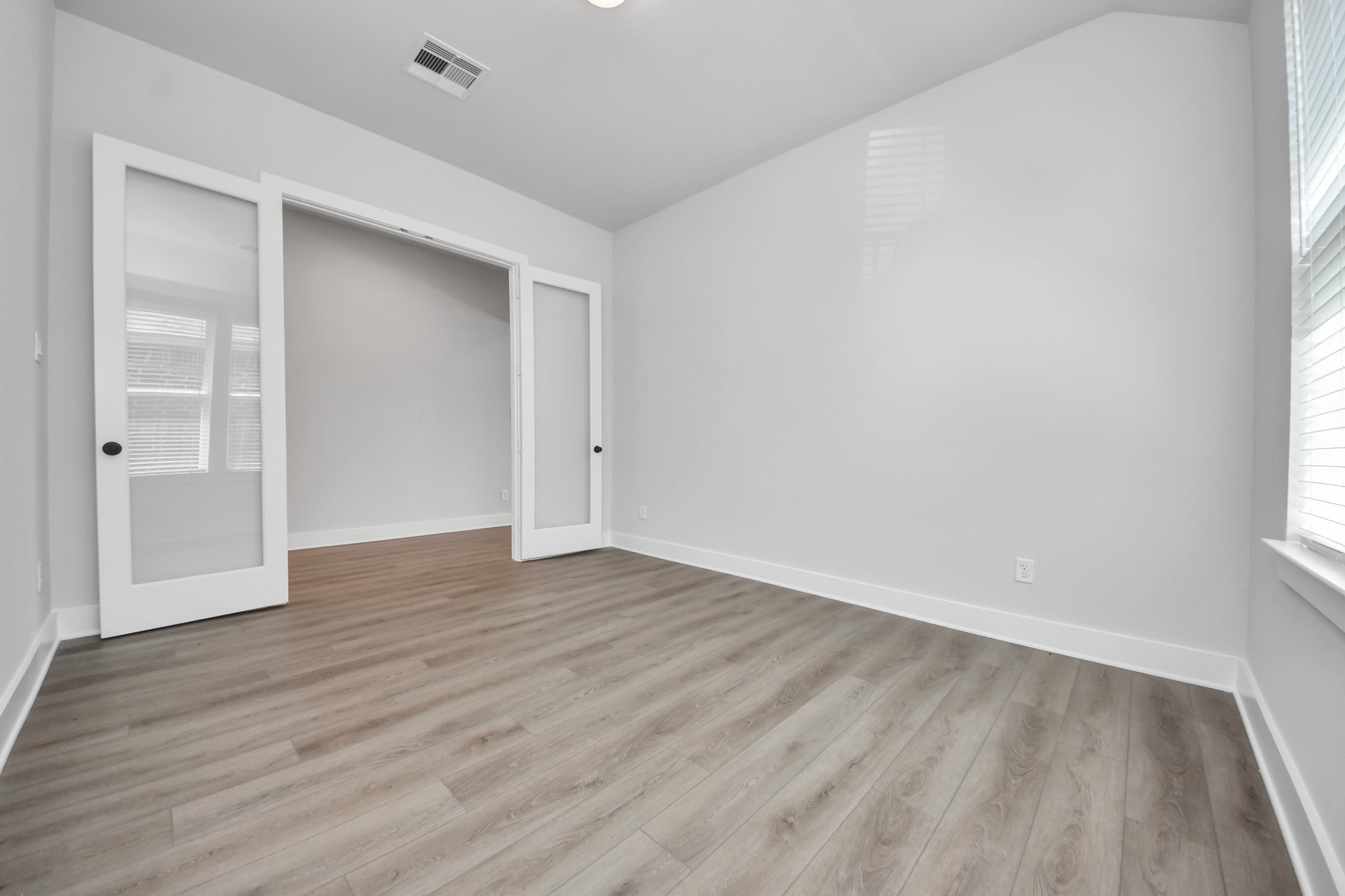 1915 Tioga View Drive Property Photo 12