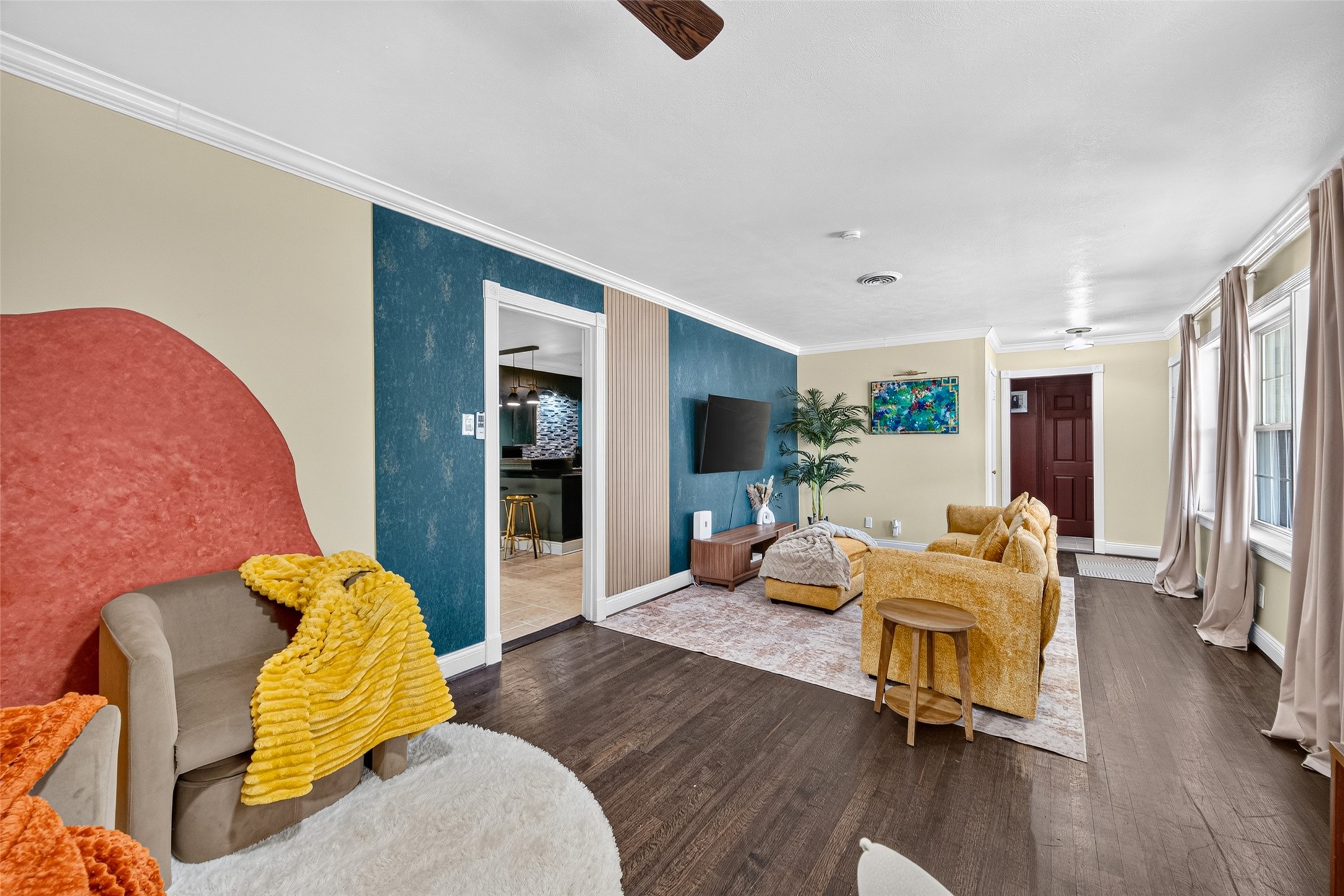 6605 Winton Street Property Photo 11
