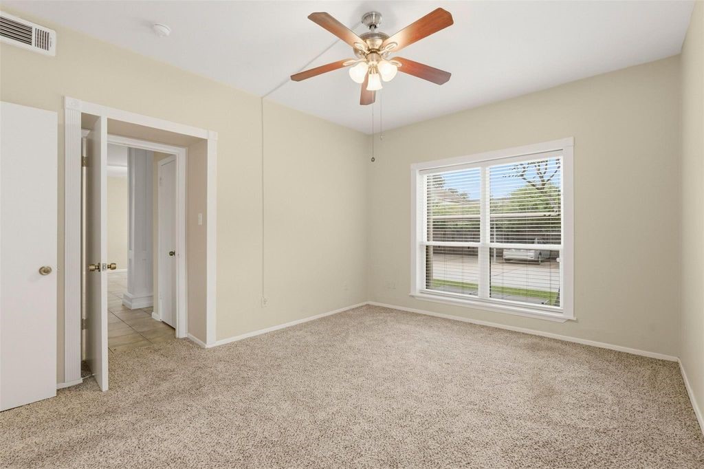 2025 Augusta Drive 605 Property Photo 23