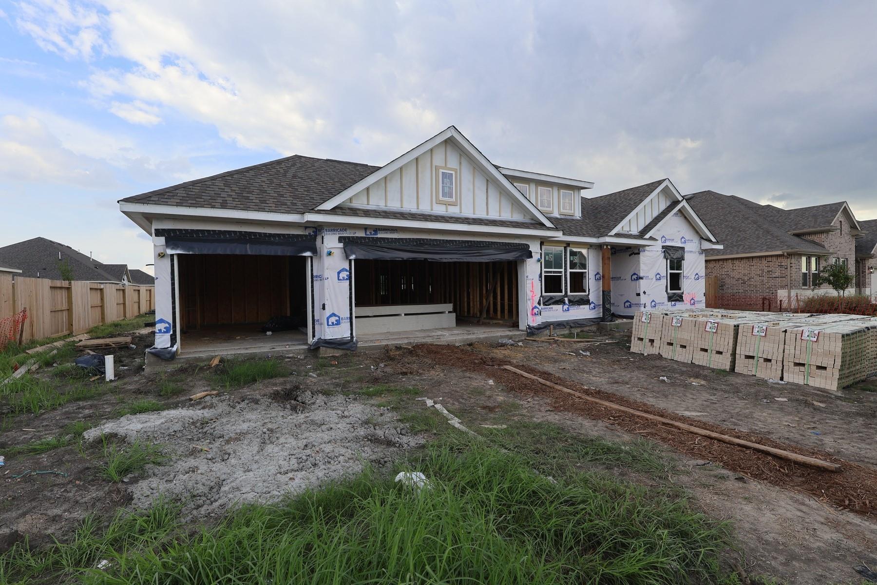 12114 St Augustine Drive, Mont Belvieu Tx 77535 Property Photo 3