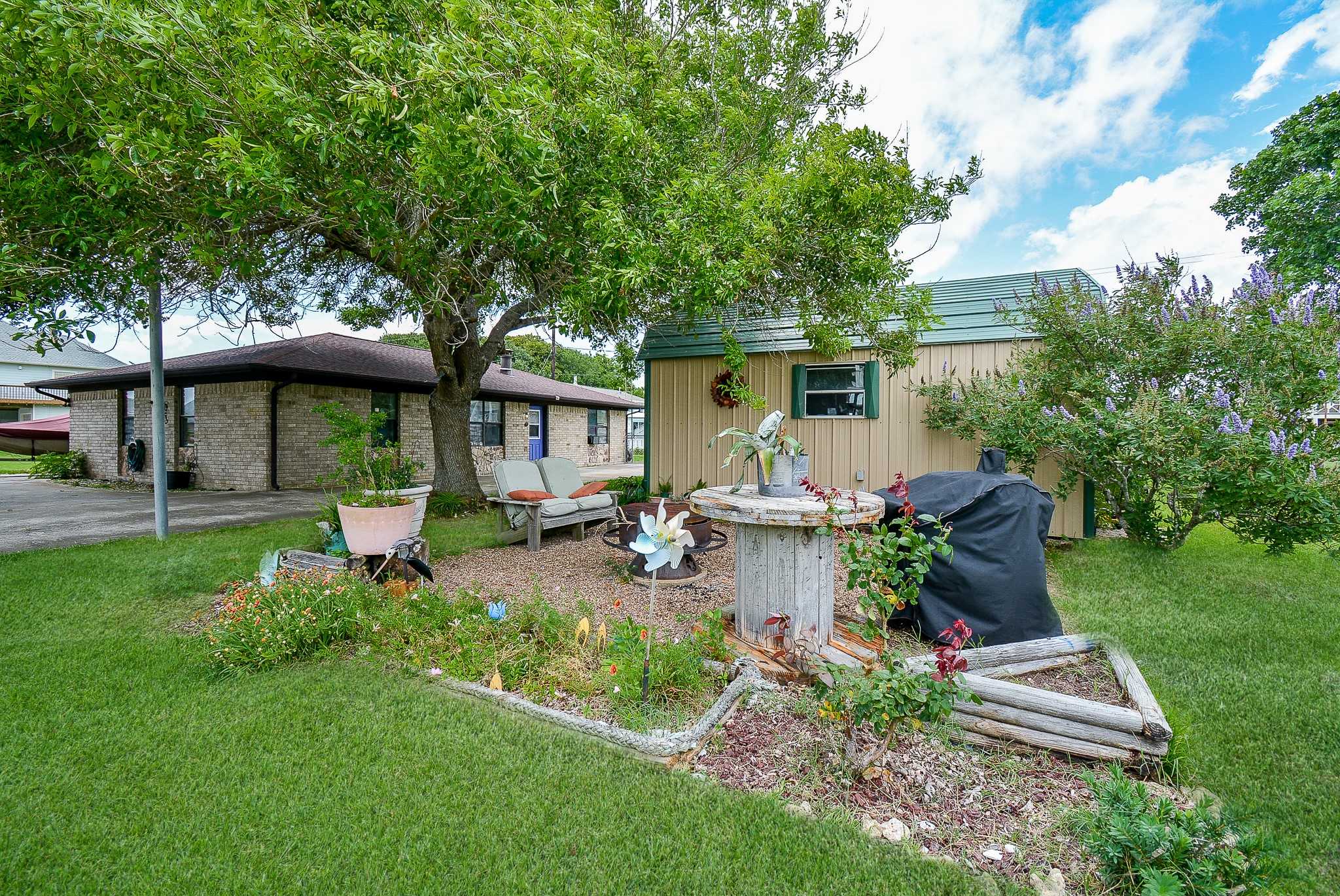 1495 W Bayshore Drive Property Photo 2