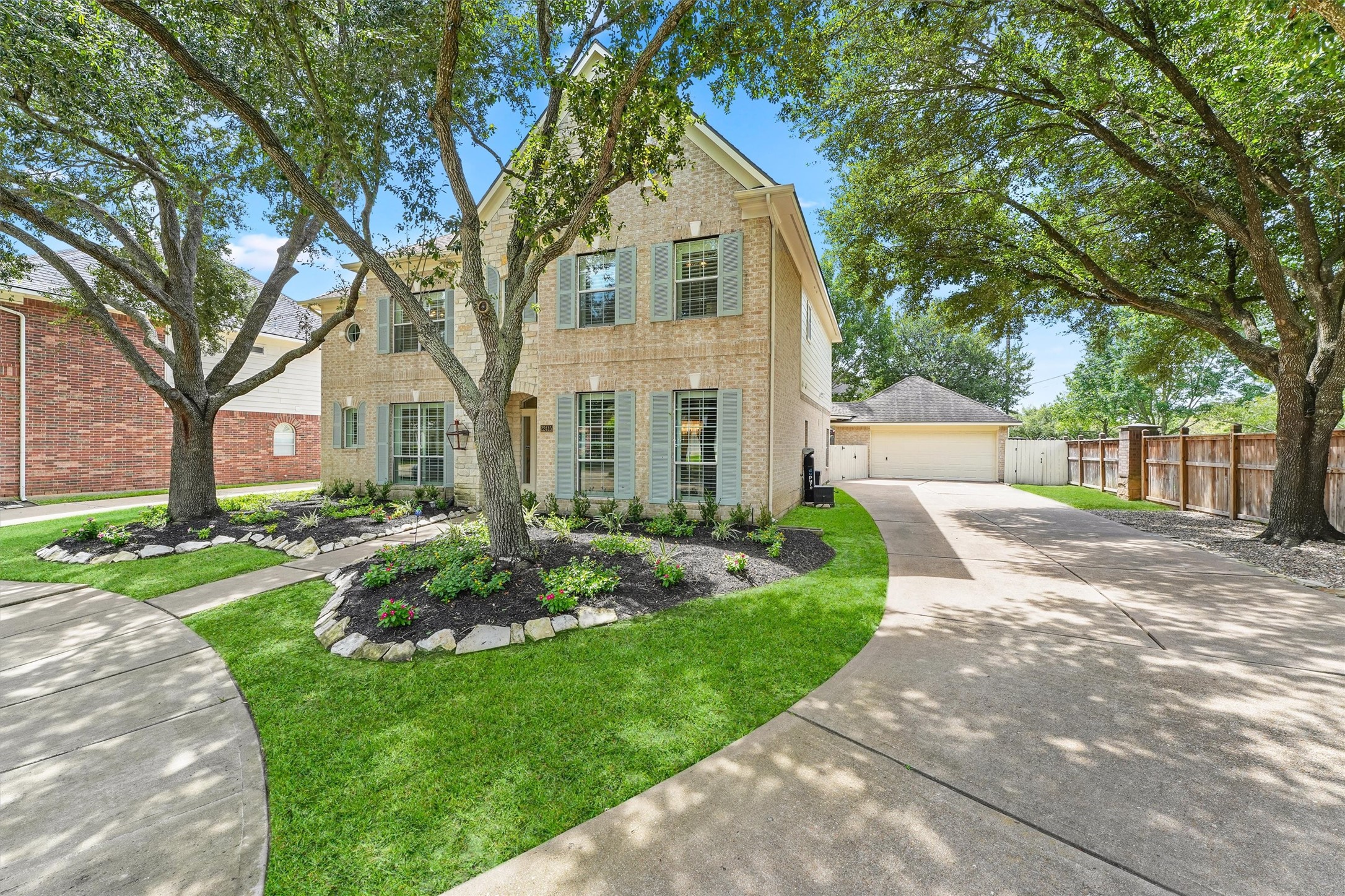 22415 Elizabeth Place Court Property Photo 2