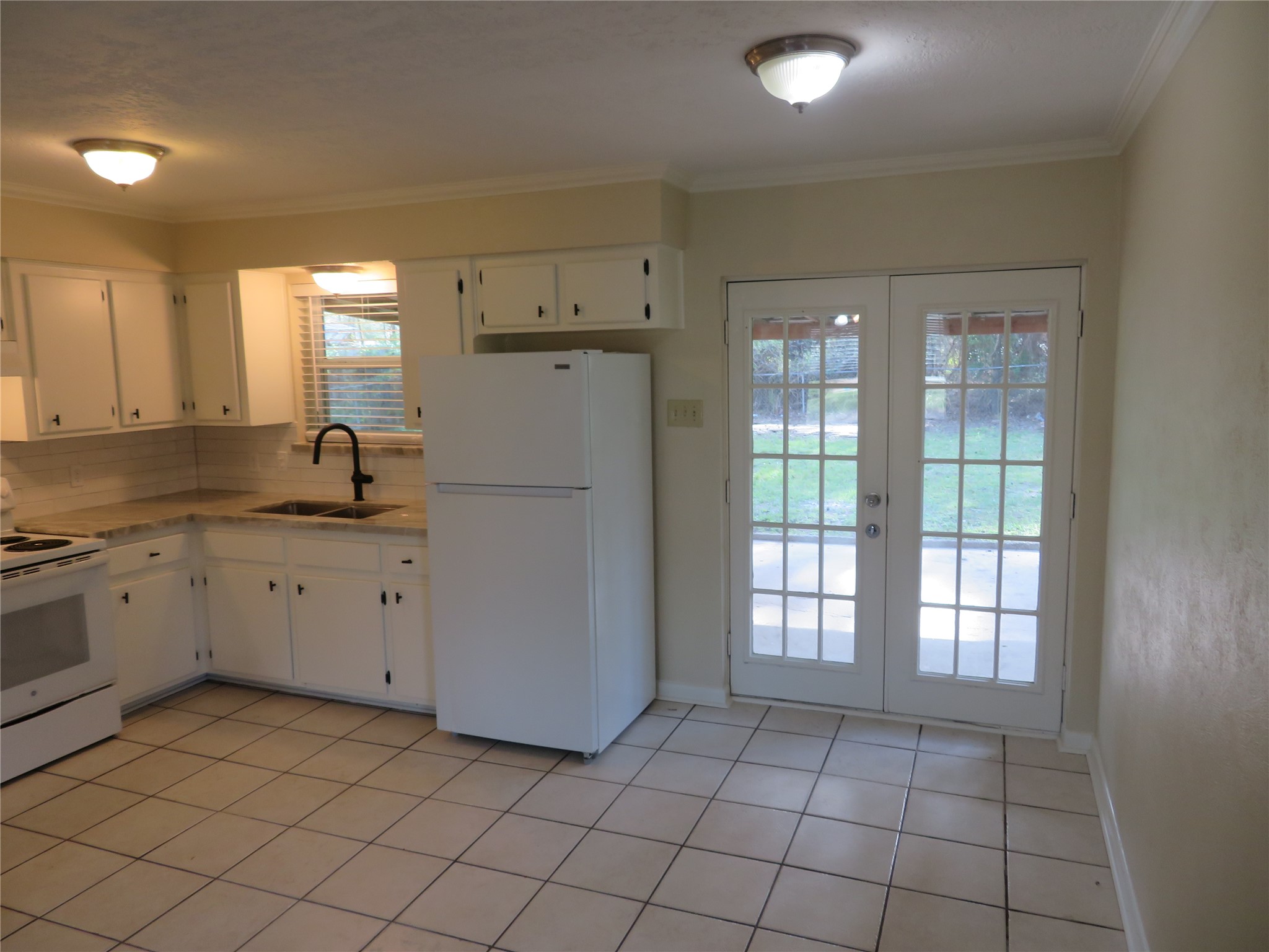 109 Laurie Lane Property Photo 9