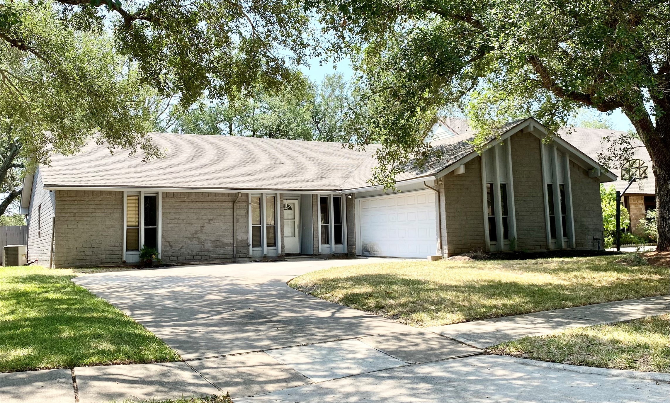 2819 Colony Drive Property Photo 1