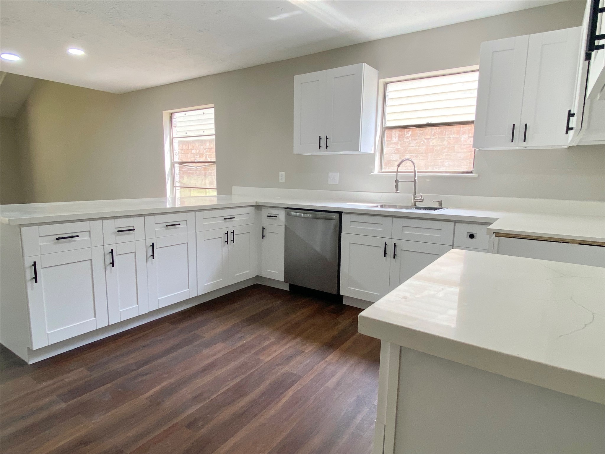 2819 Colony Drive Property Photo 4