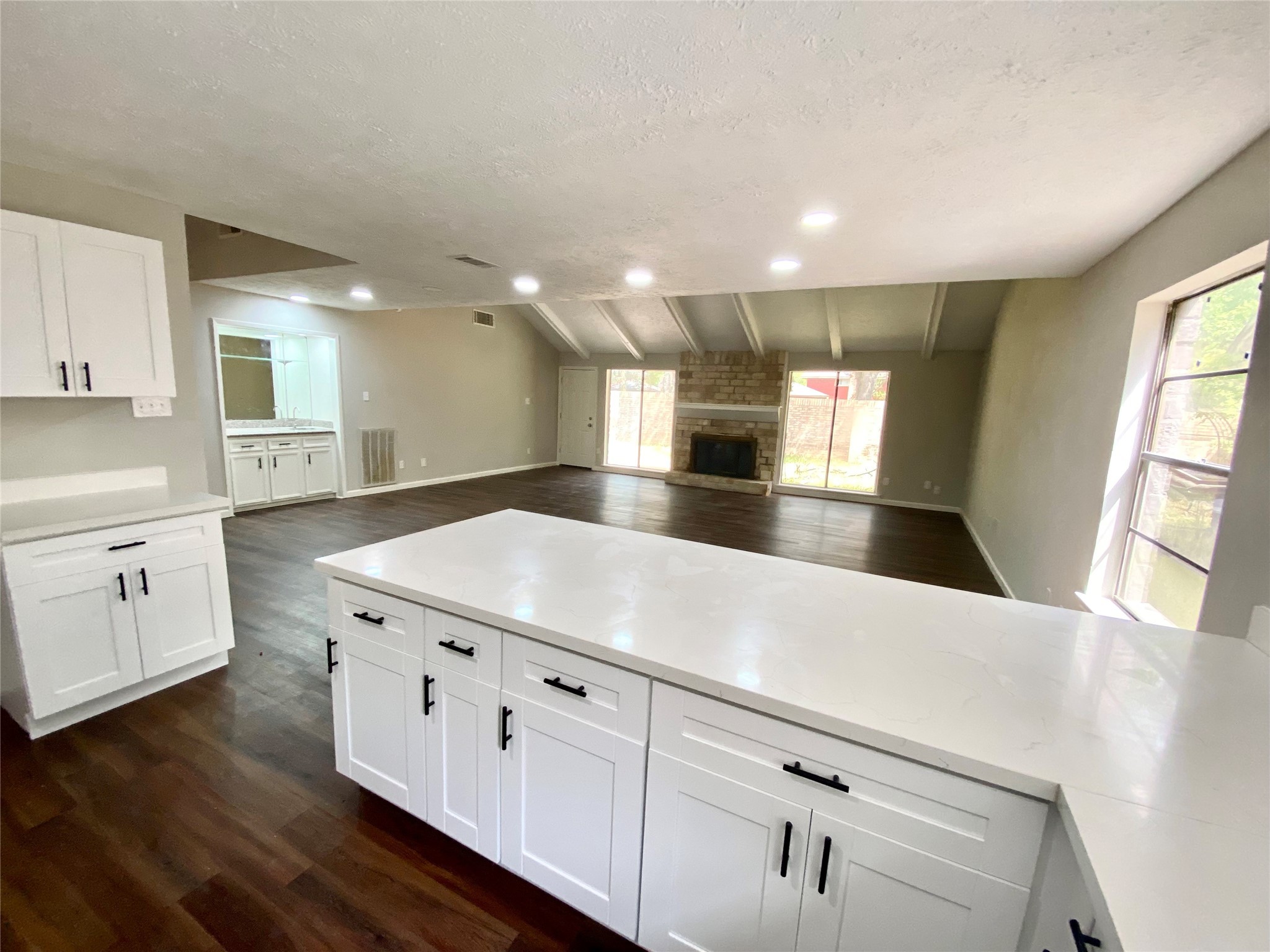 2819 Colony Drive Property Photo 6
