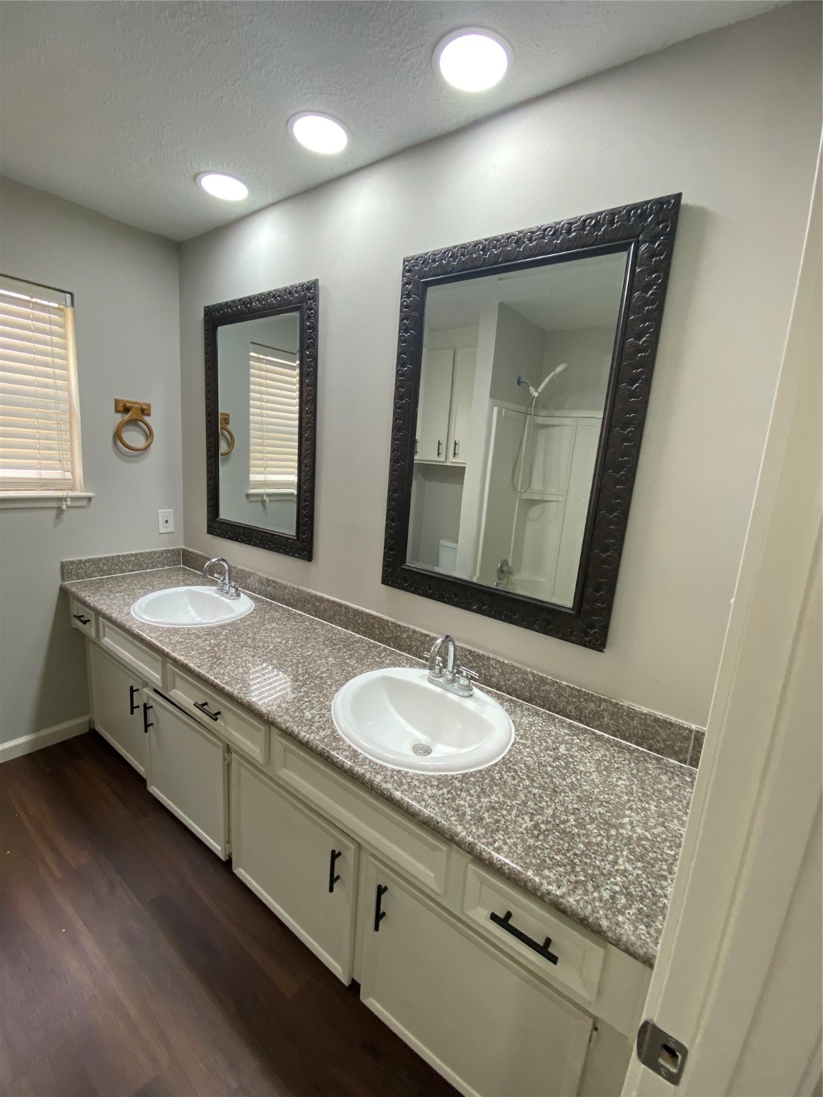 2819 Colony Drive Property Photo 9