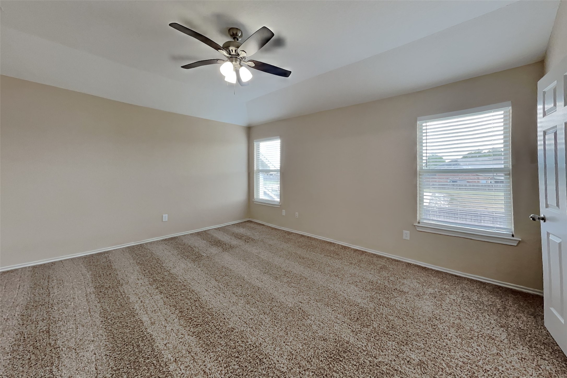 6407 Bennington Spgs Drive Property Photo 6