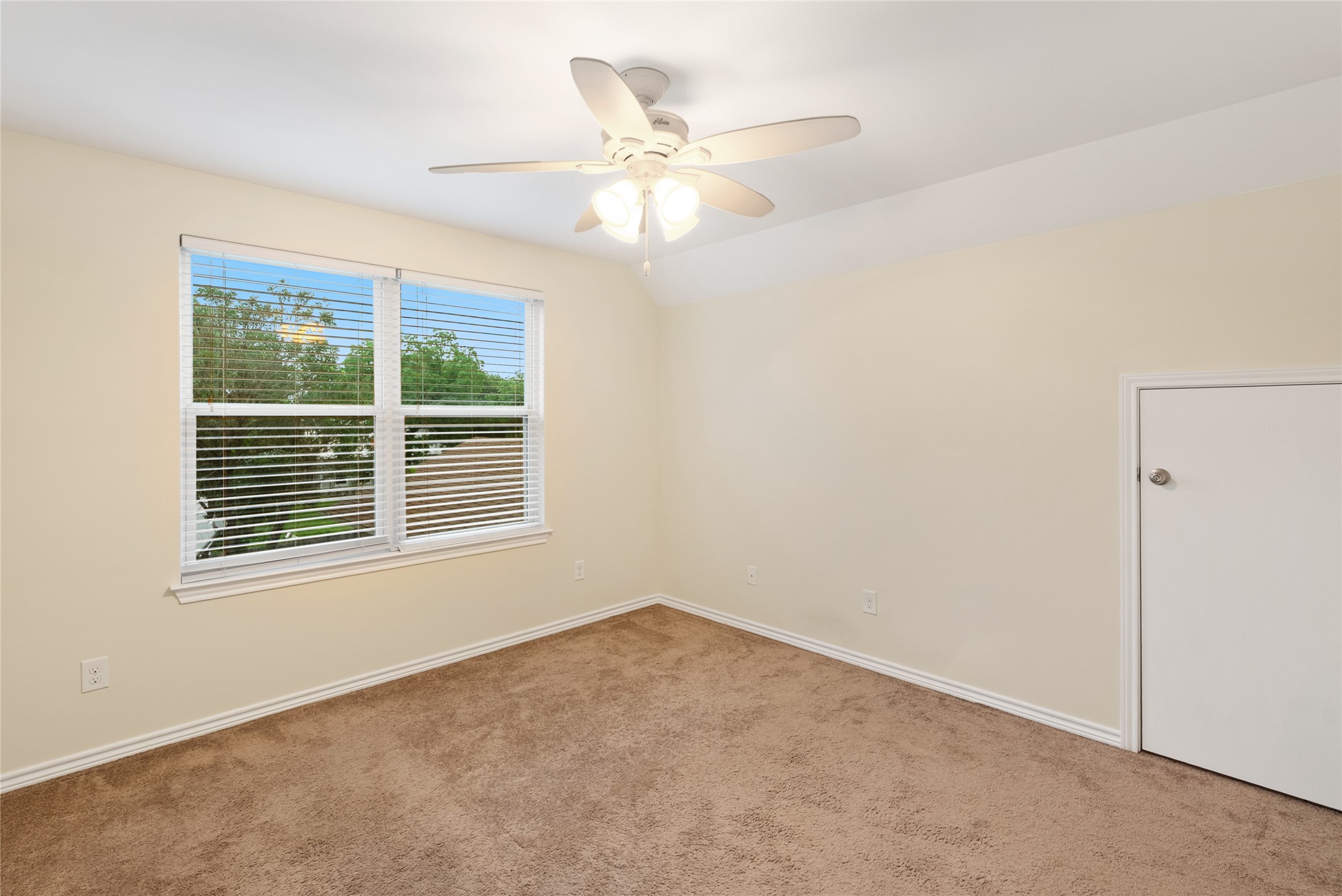 207 Yale Street Property Photo 16