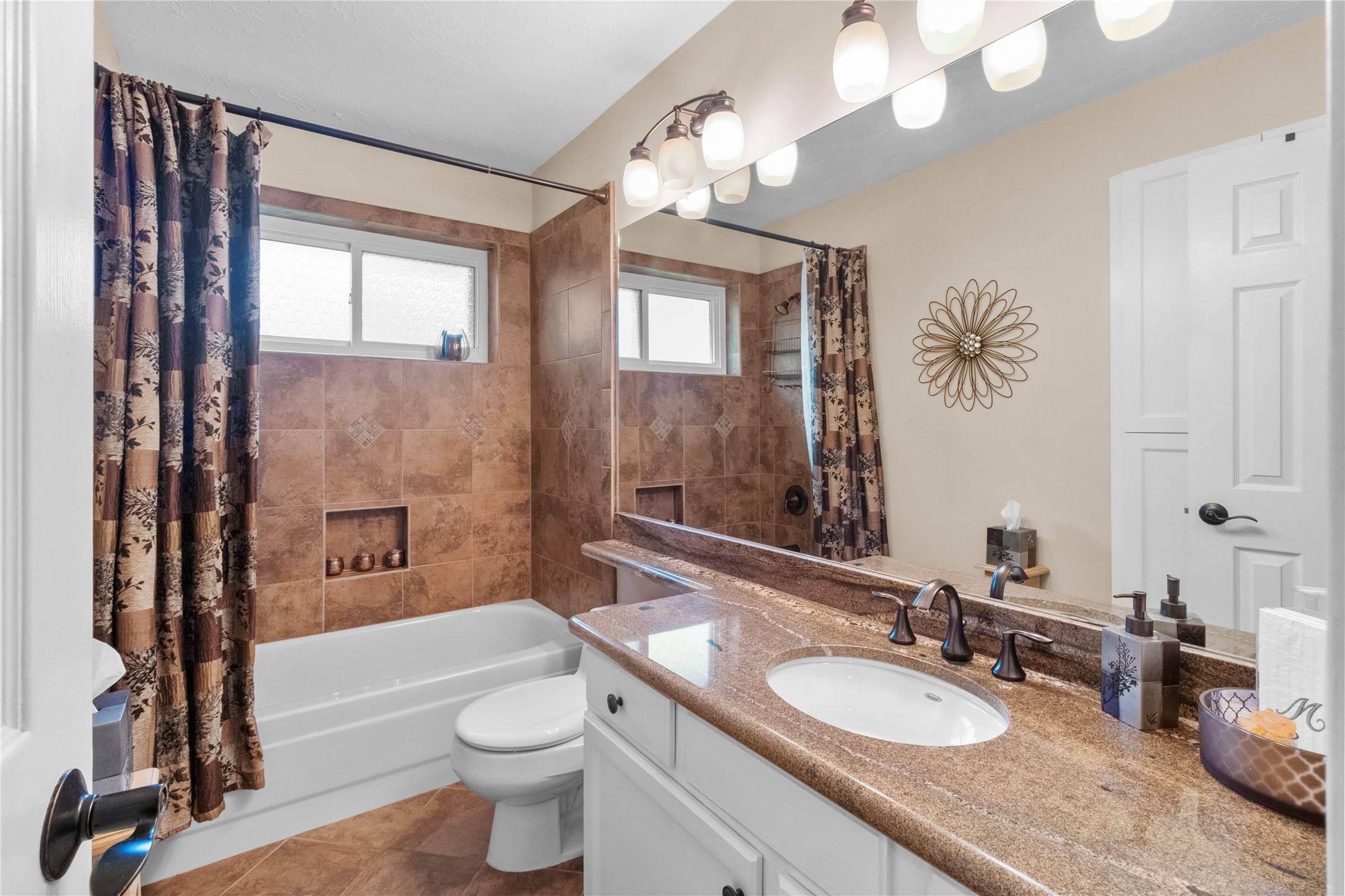 910 Knotty Elmwood Trail Property Photo 17