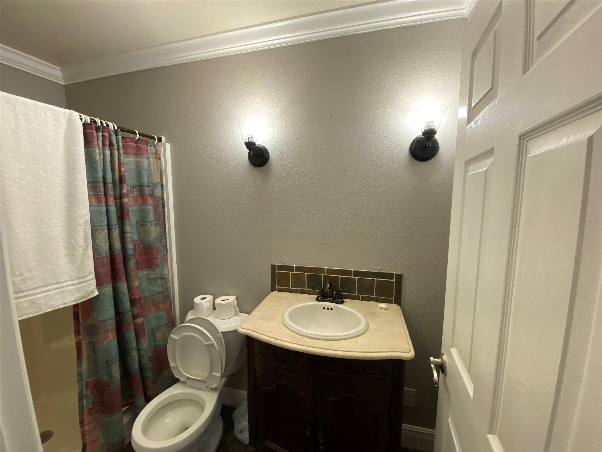 8628 Highway 6 Property Photo 10