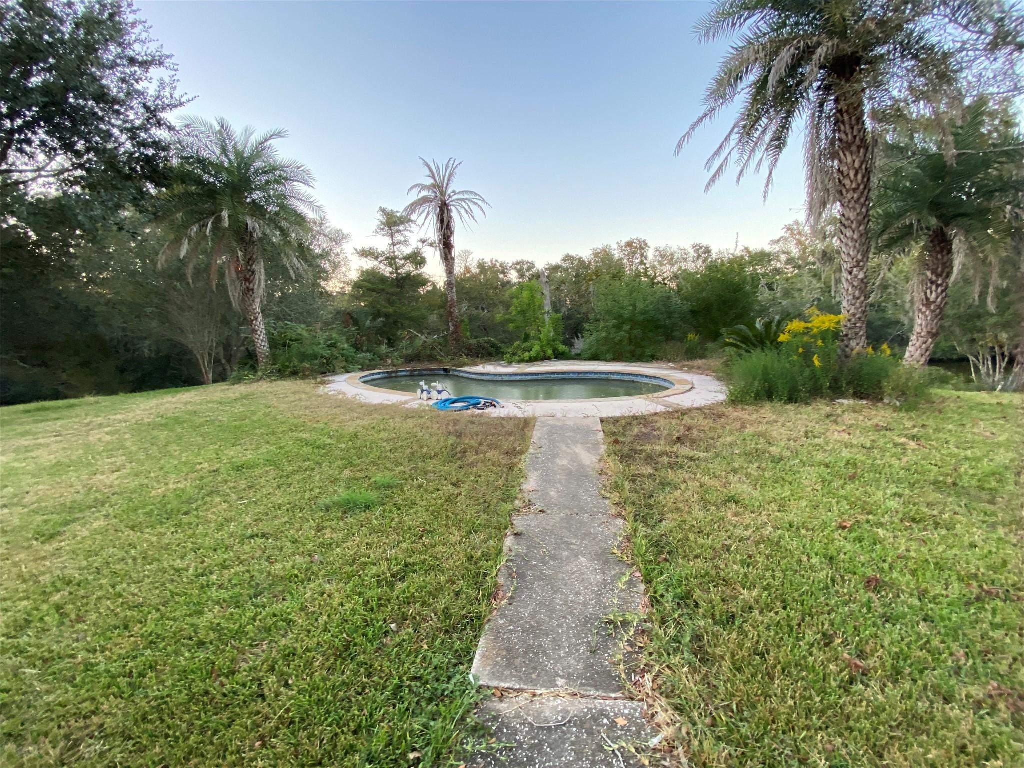 8628 Highway 6 Property Photo 17