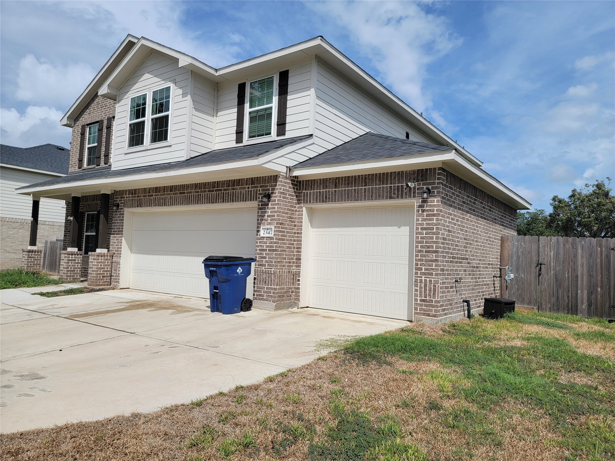 2347 Ridgewood Drive Property Photo 2