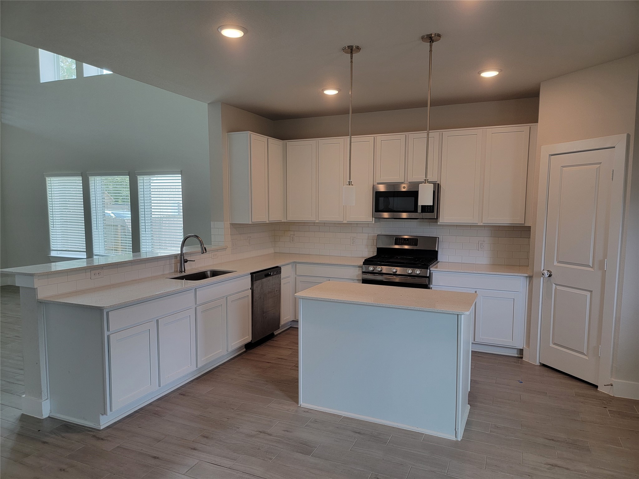 2347 Ridgewood Drive Property Photo 10