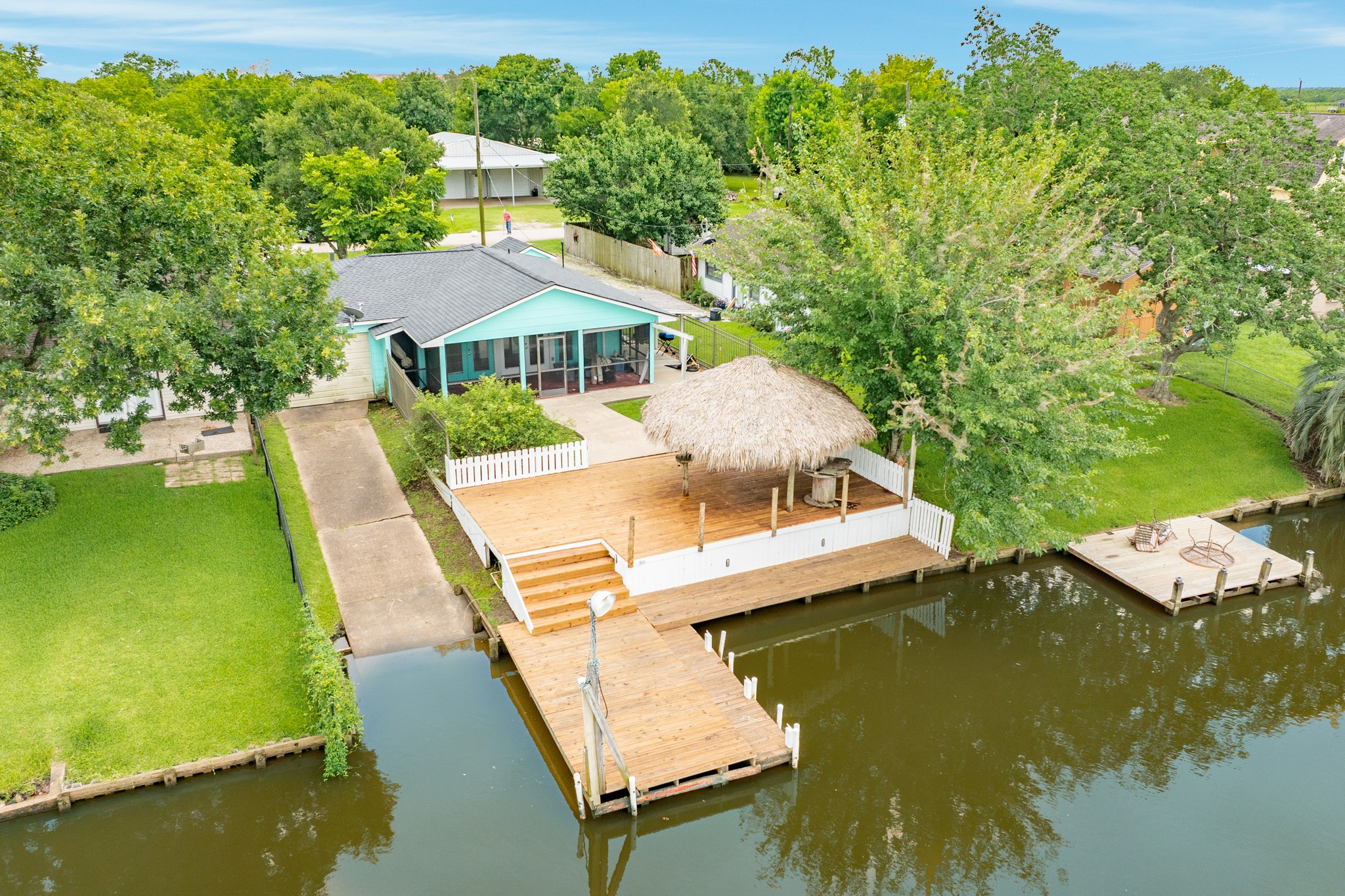 127 Bastrop Bayou Drive Property Photo 1