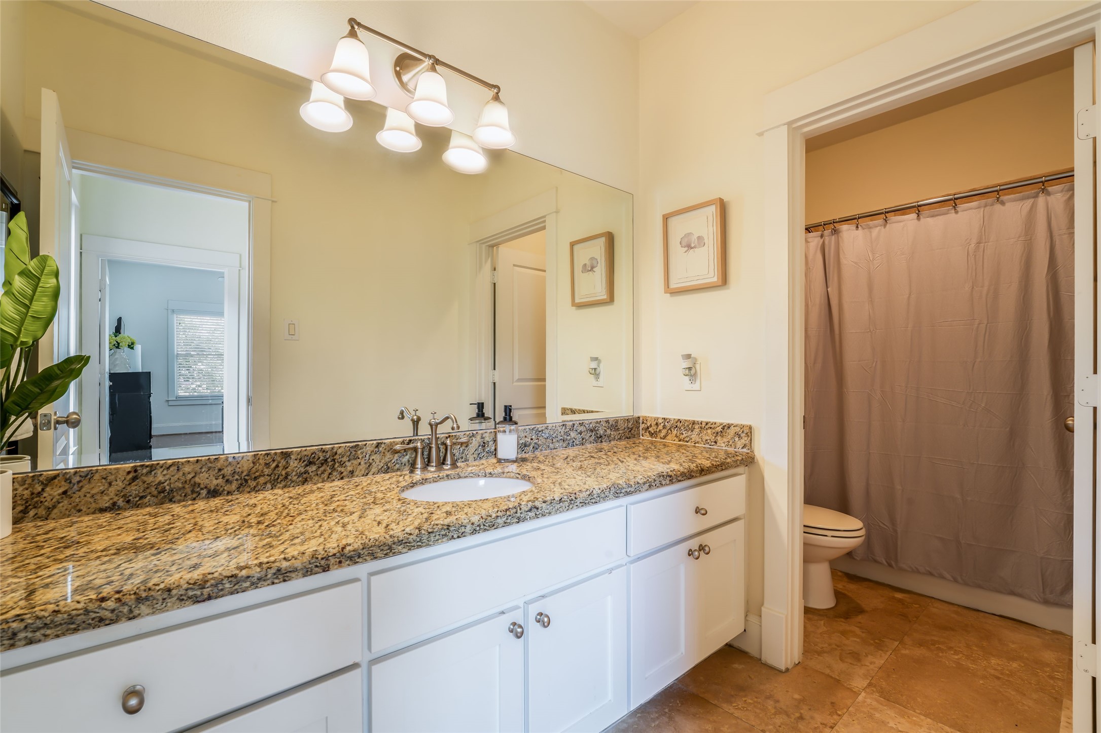 1301 W 25th Street B Property Photo 13