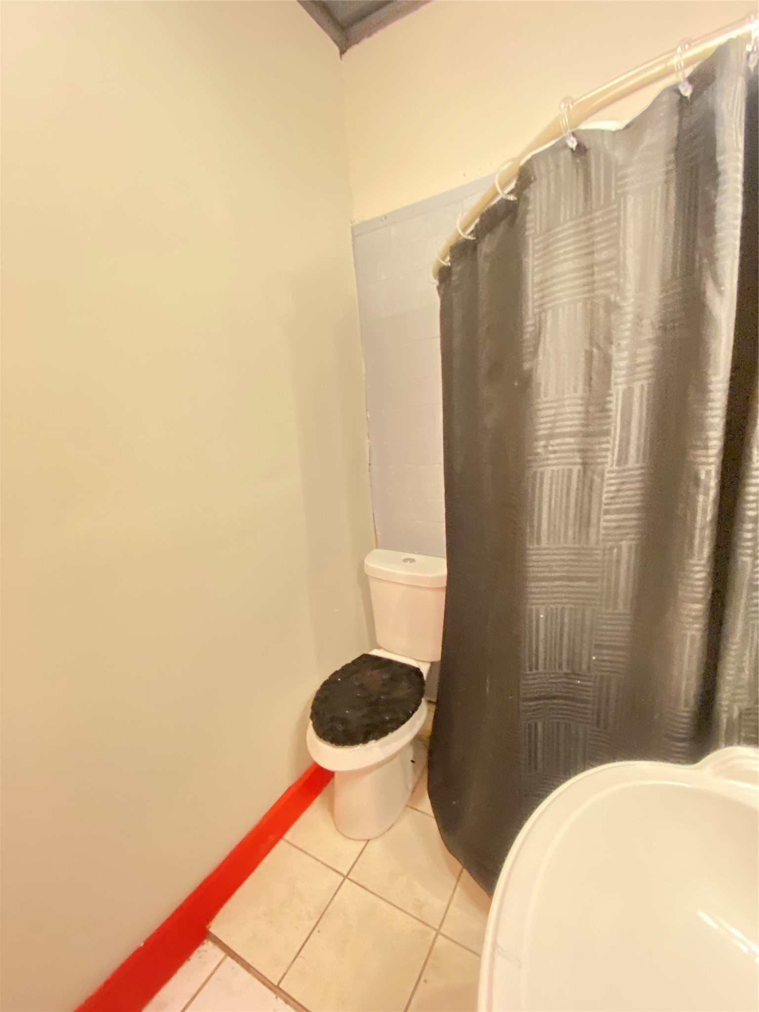 10326 Antoine Drive Property Photo 6