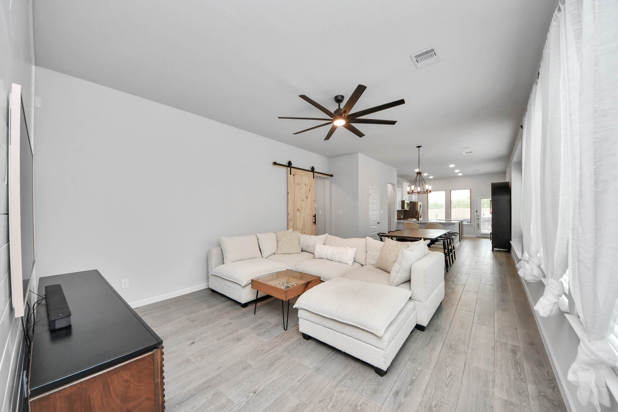 4219 Colony Lane Property Photo 3