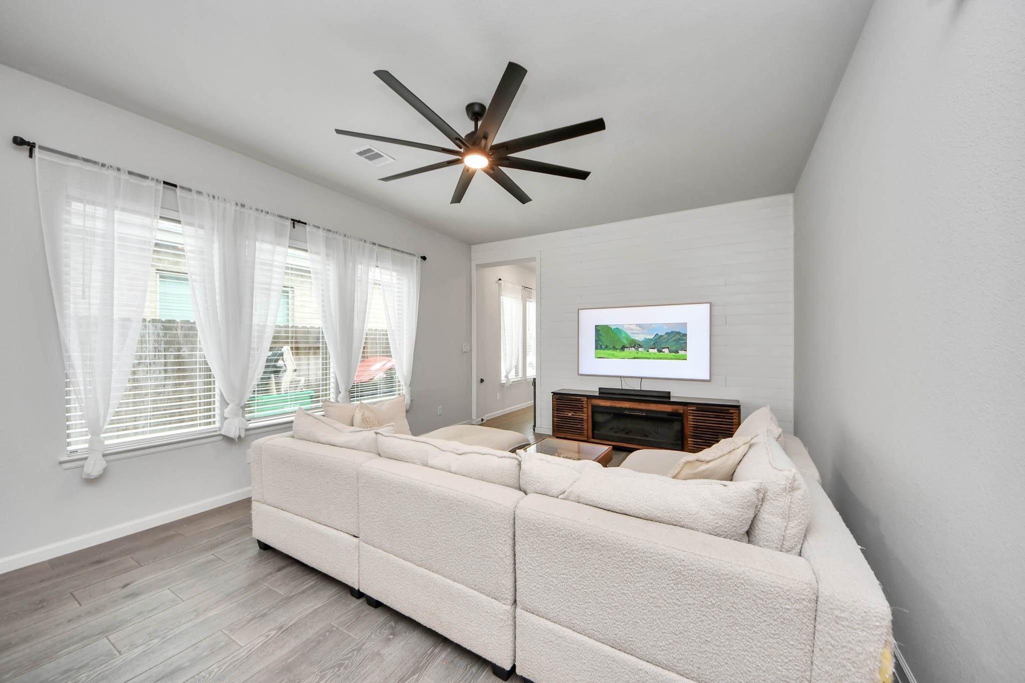 4219 Colony Lane Property Photo 4