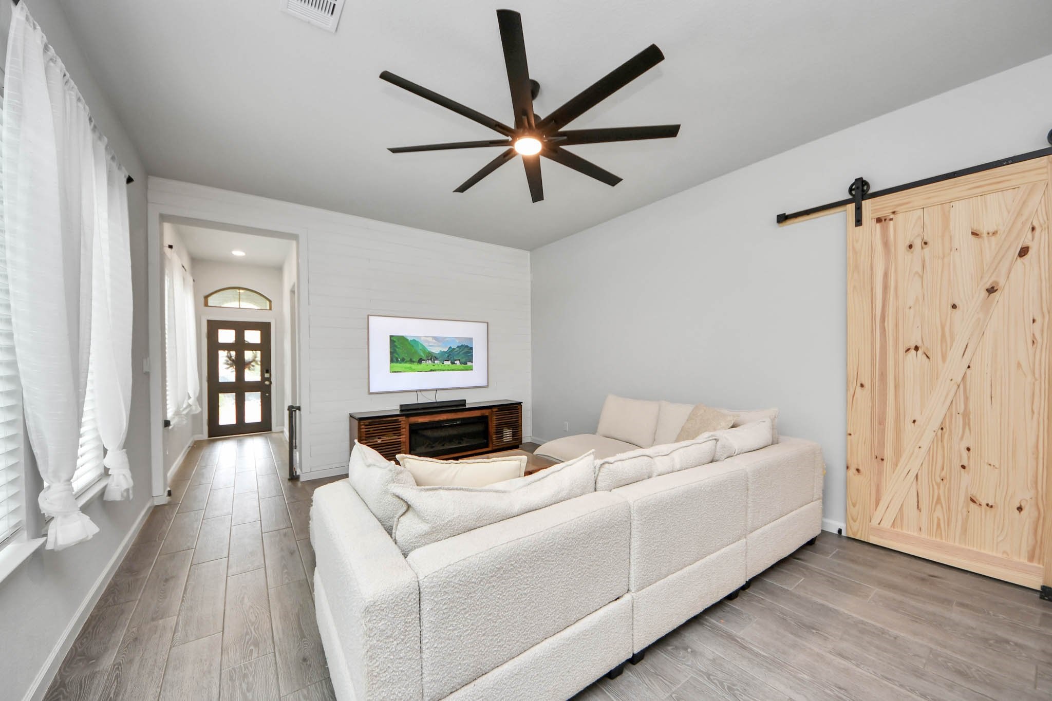4219 Colony Lane Property Photo 6