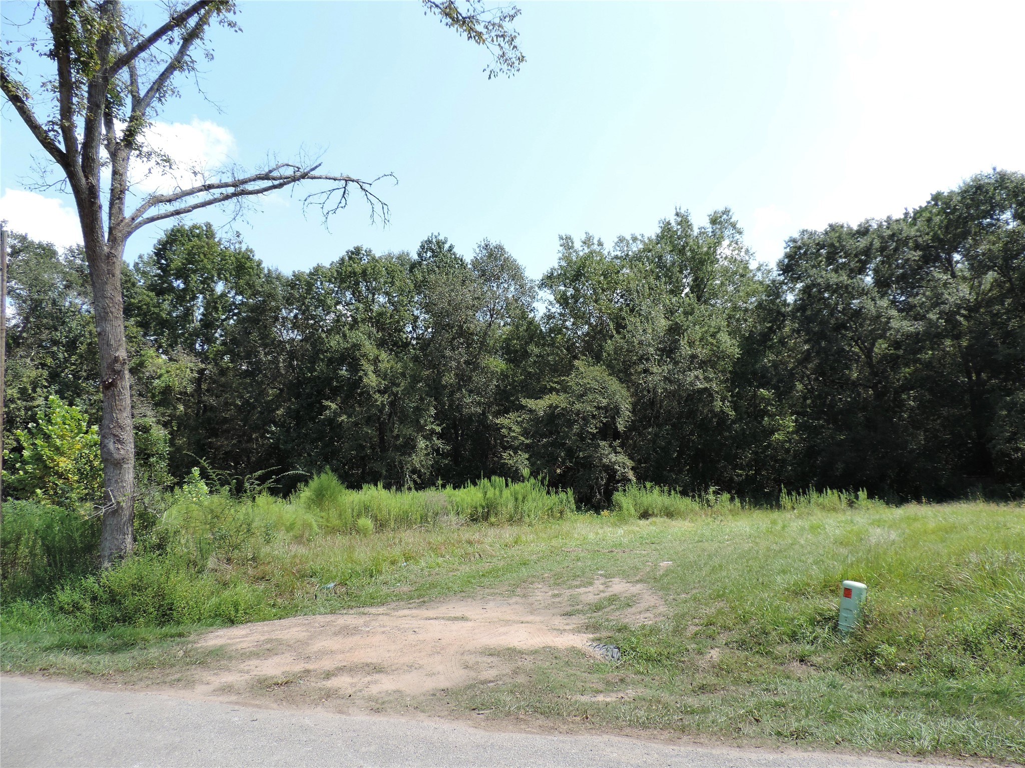 2014 Center Avenue Property Photo 1
