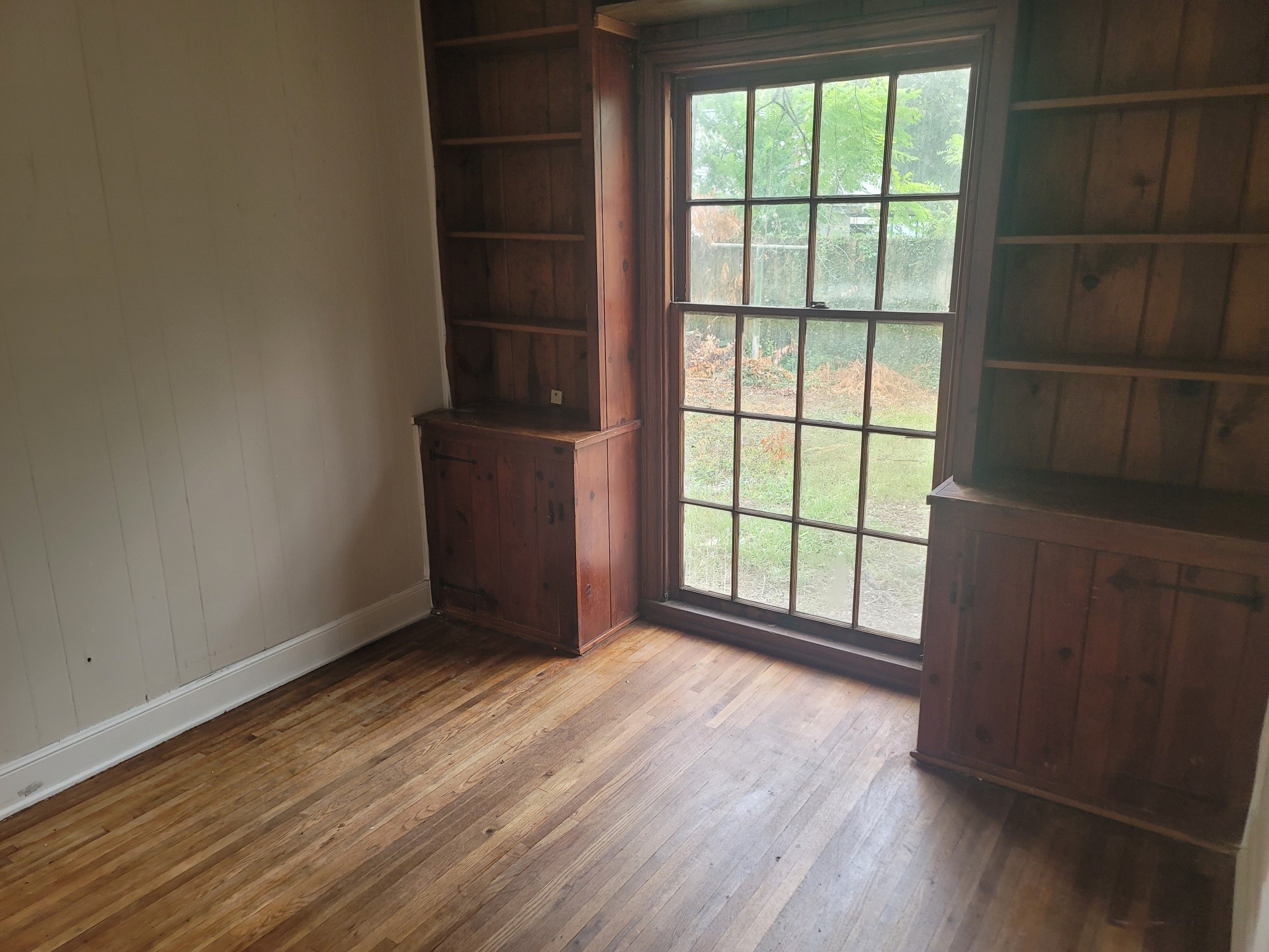 911 N Ashbel Street Property Photo 5