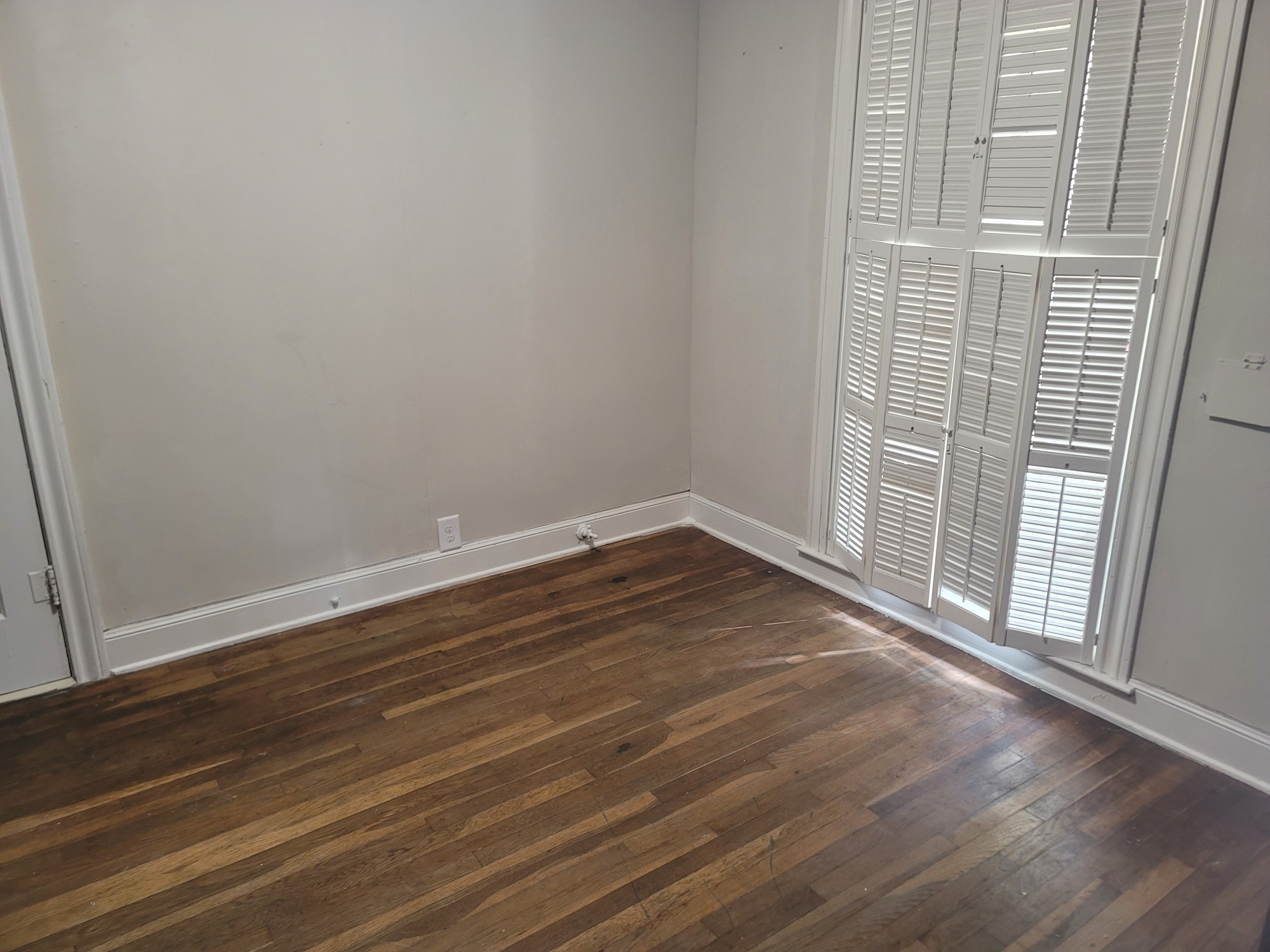 911 N Ashbel Street Property Photo 10