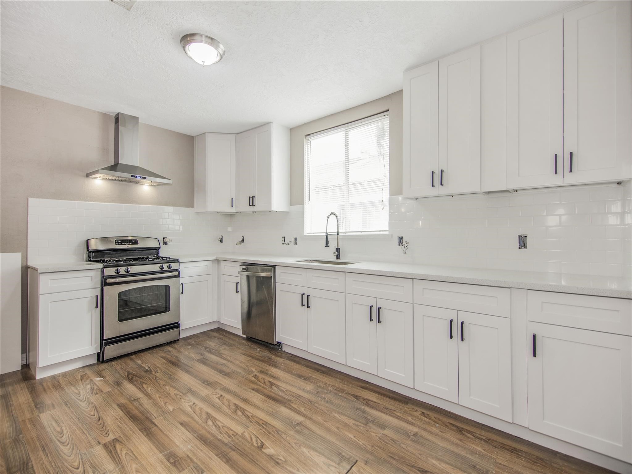 5108 Clay Street Property Photo 13