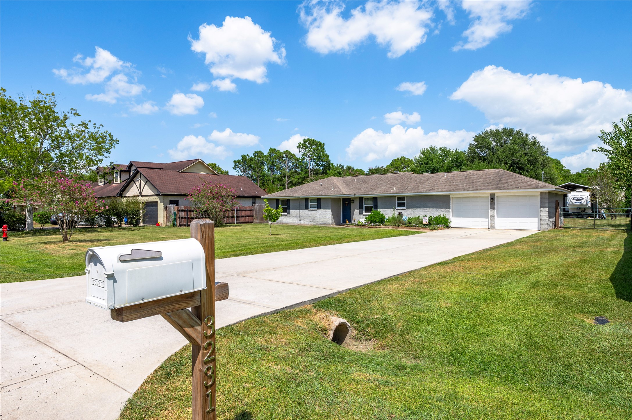 3231 W Meadow Lane Property Photo 1