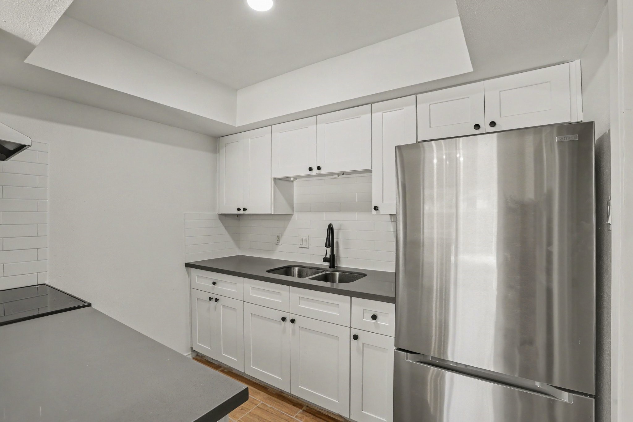 2119 Barr Street D Property Photo 4
