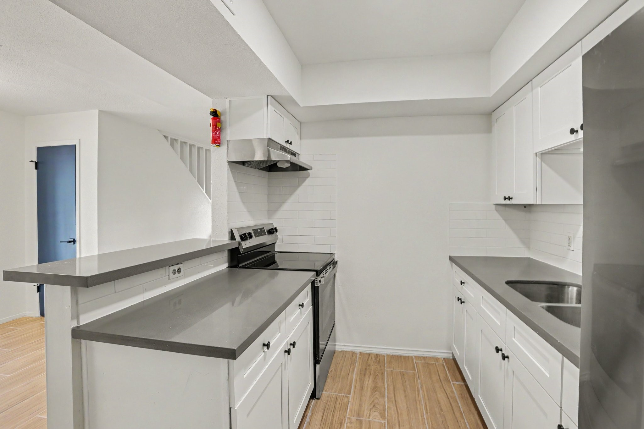2119 Barr Street D Property Photo 5