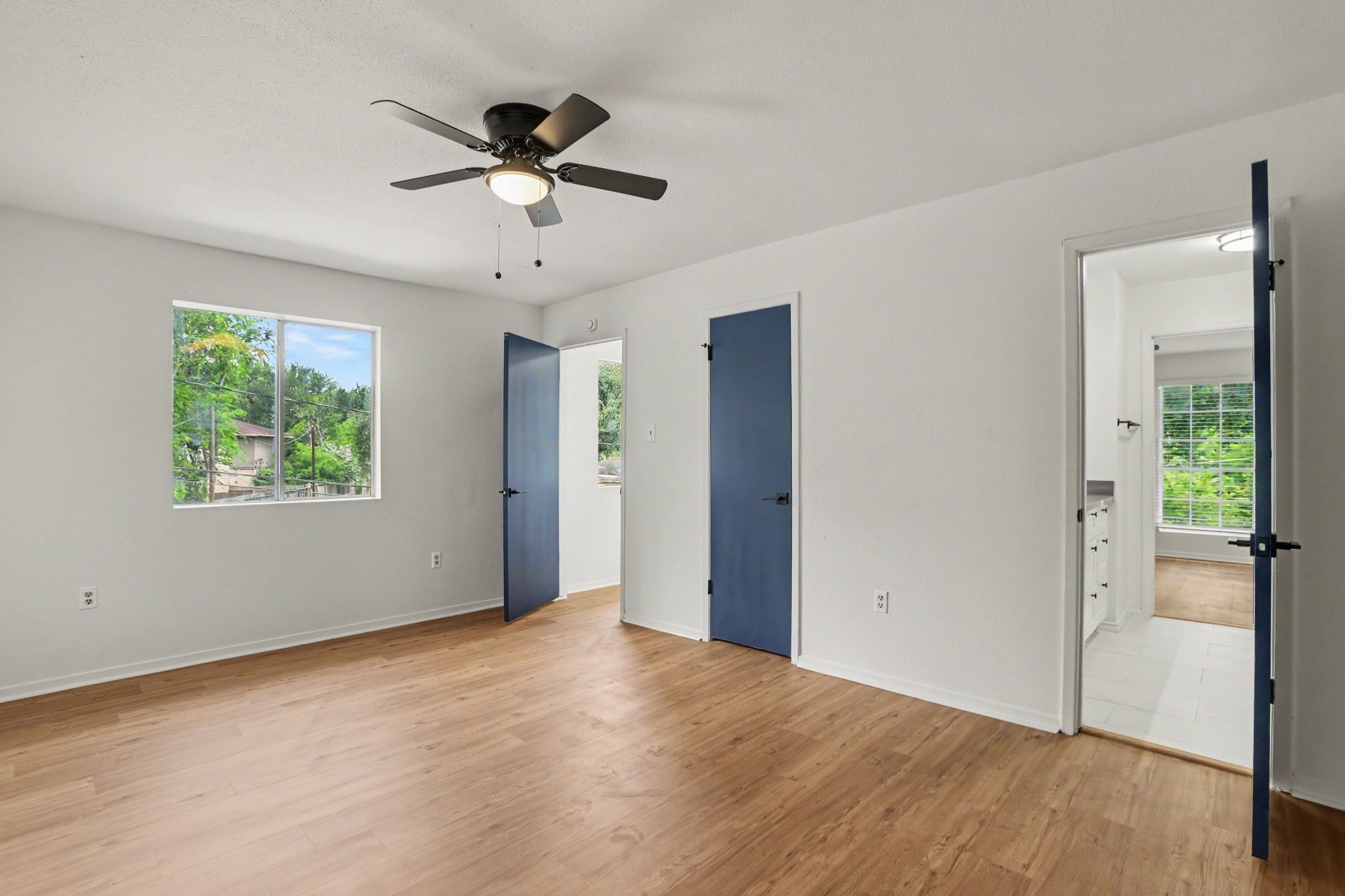 2119 Barr Street D Property Photo 6
