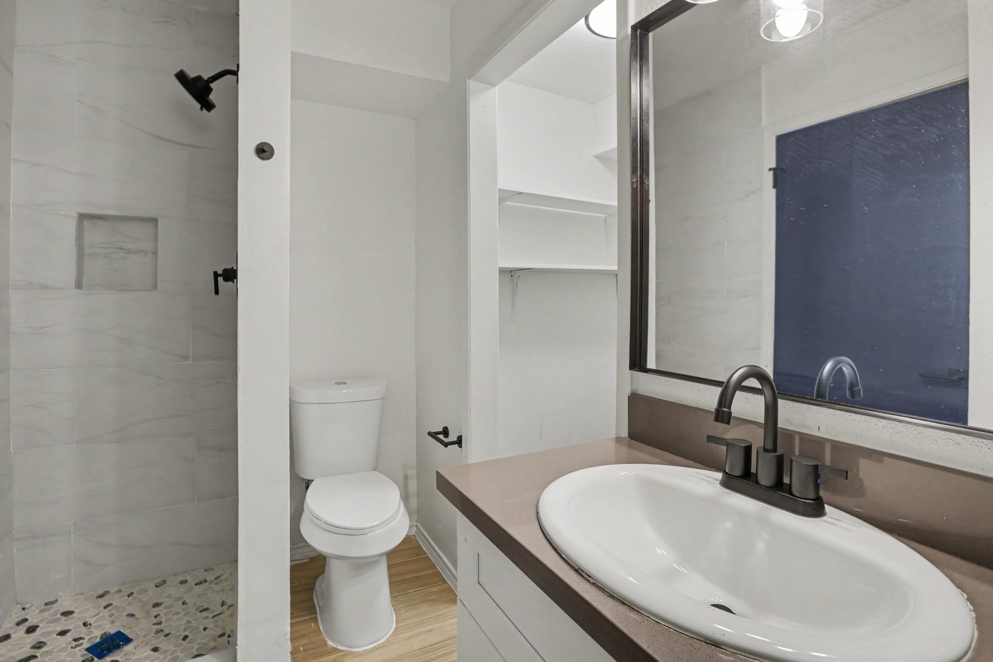 2119 Barr Street D Property Photo 11