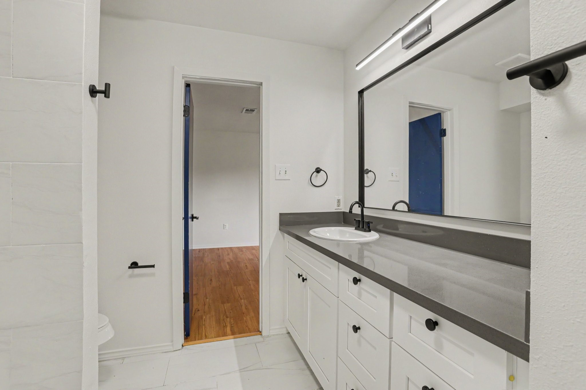 2119 Barr Street D Property Photo 12
