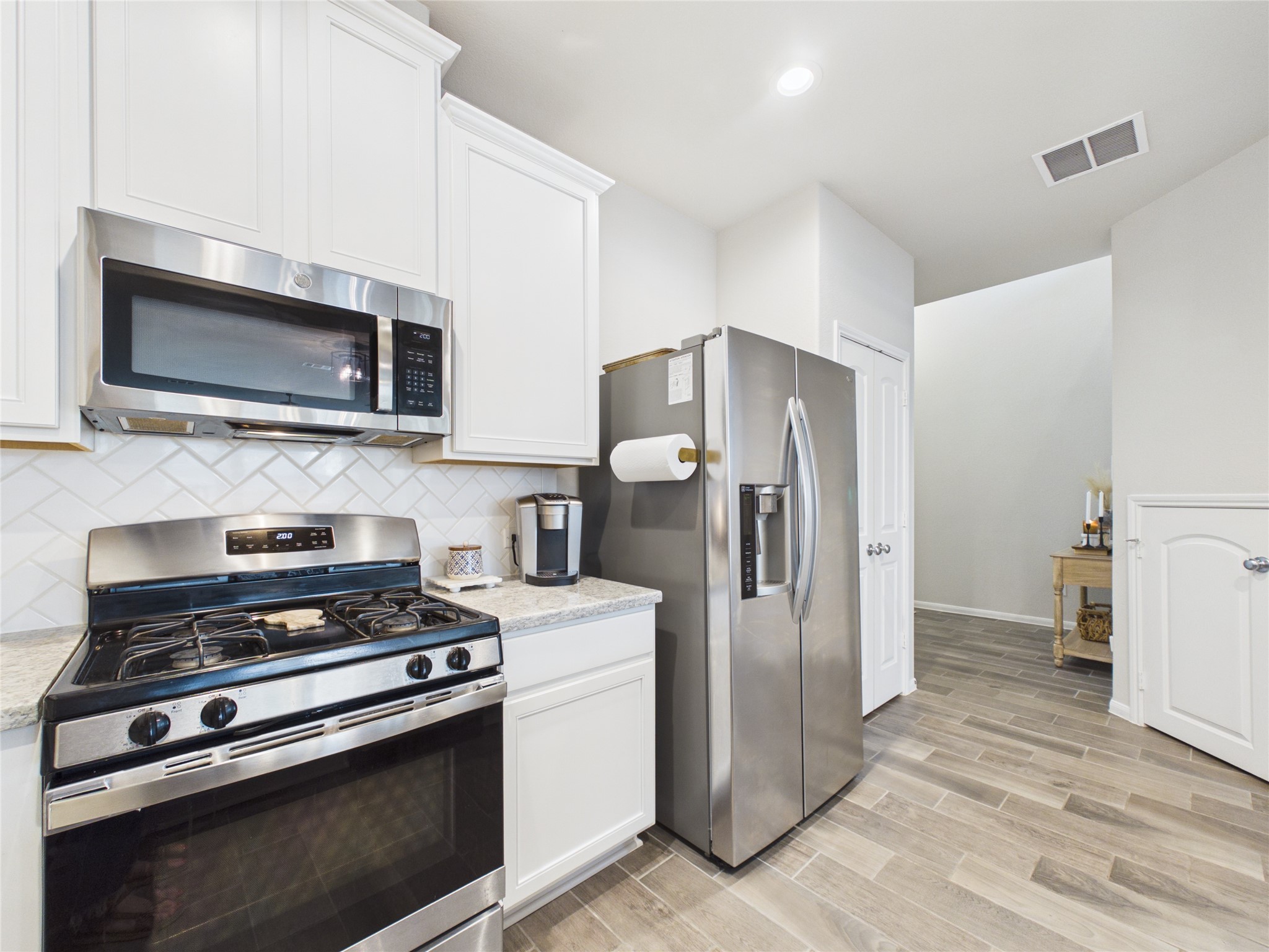 5530 Clarendon Hills Court Property Photo 10