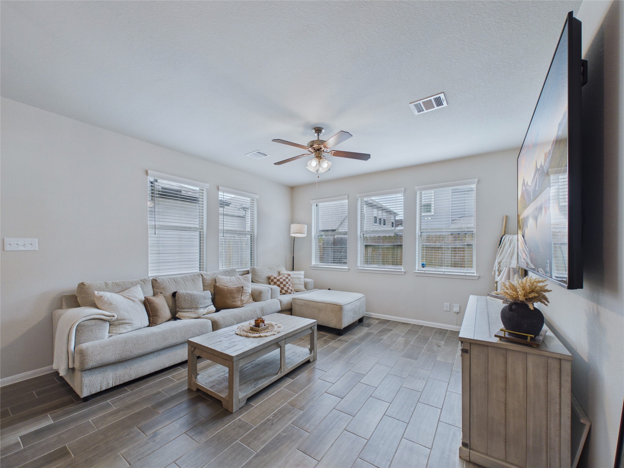 5530 Clarendon Hills Court Property Photo 15