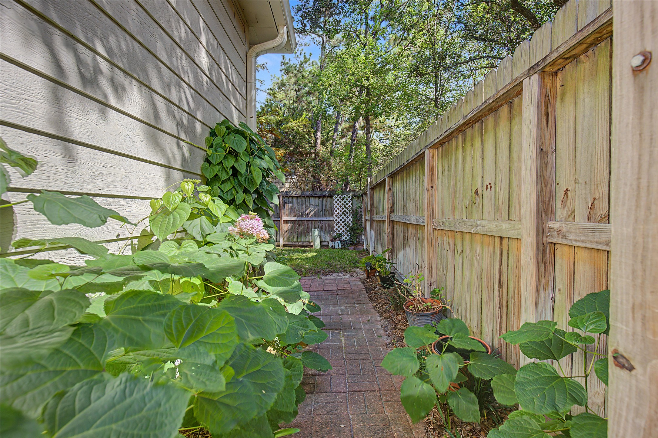 59 Laughing Brook Court Property Photo 38