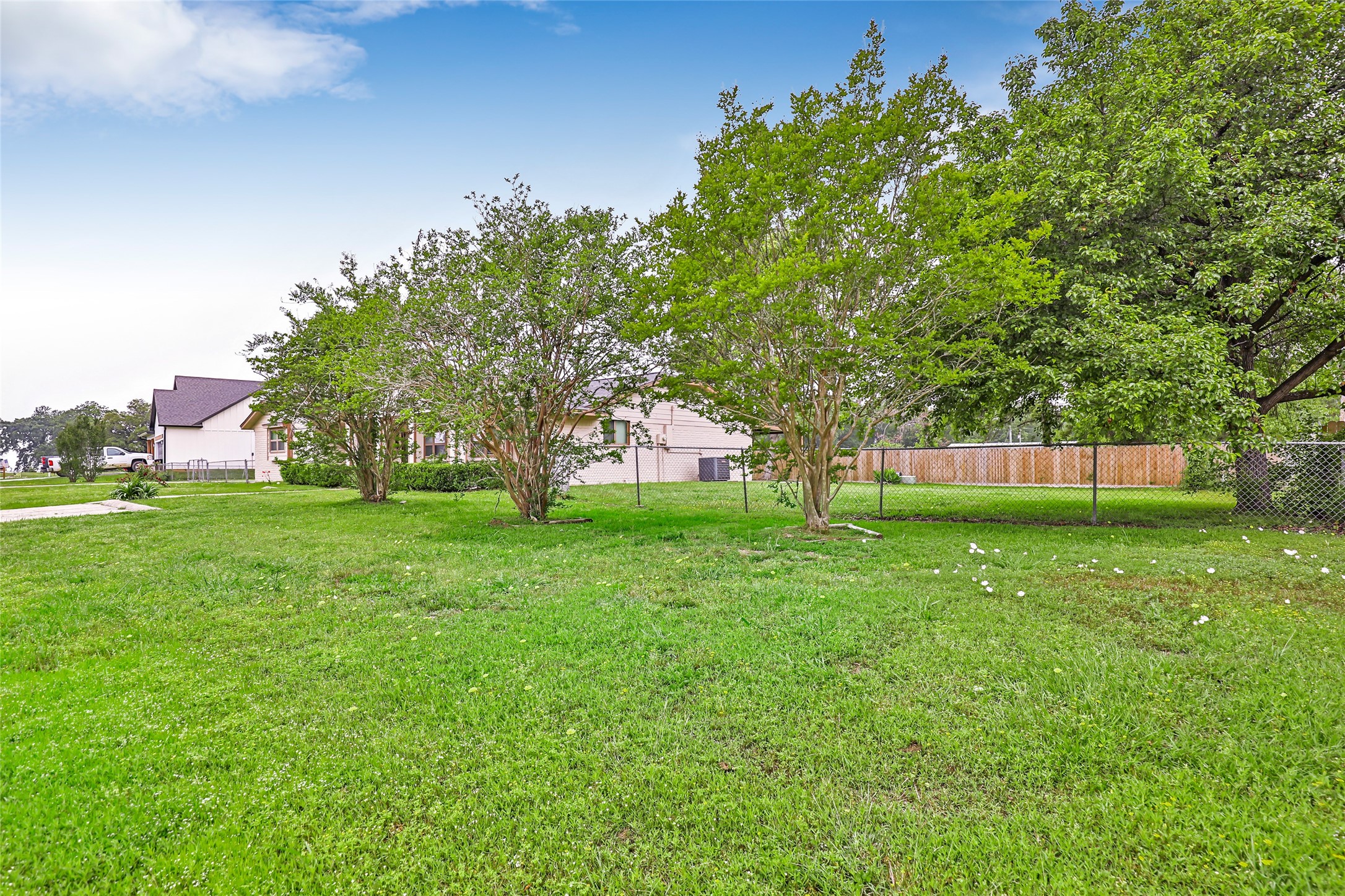 128 Legend Lane Property Photo 6