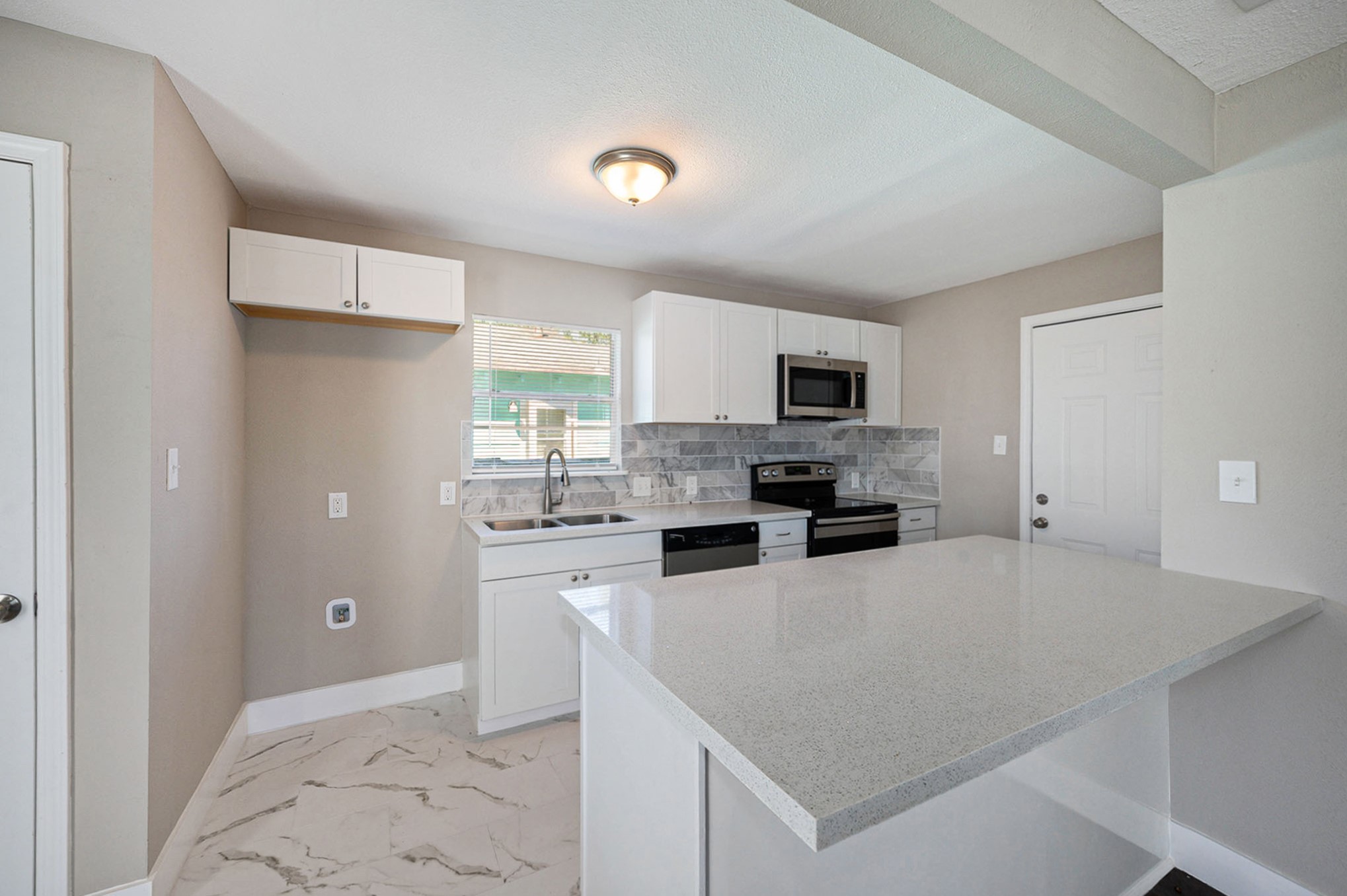 517 Center Street Property Photo 6