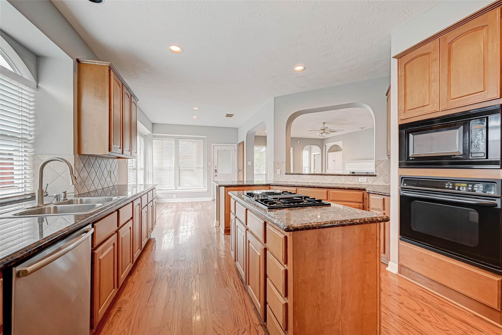 6106 Laguna Del Rey Drive Property Photo 4