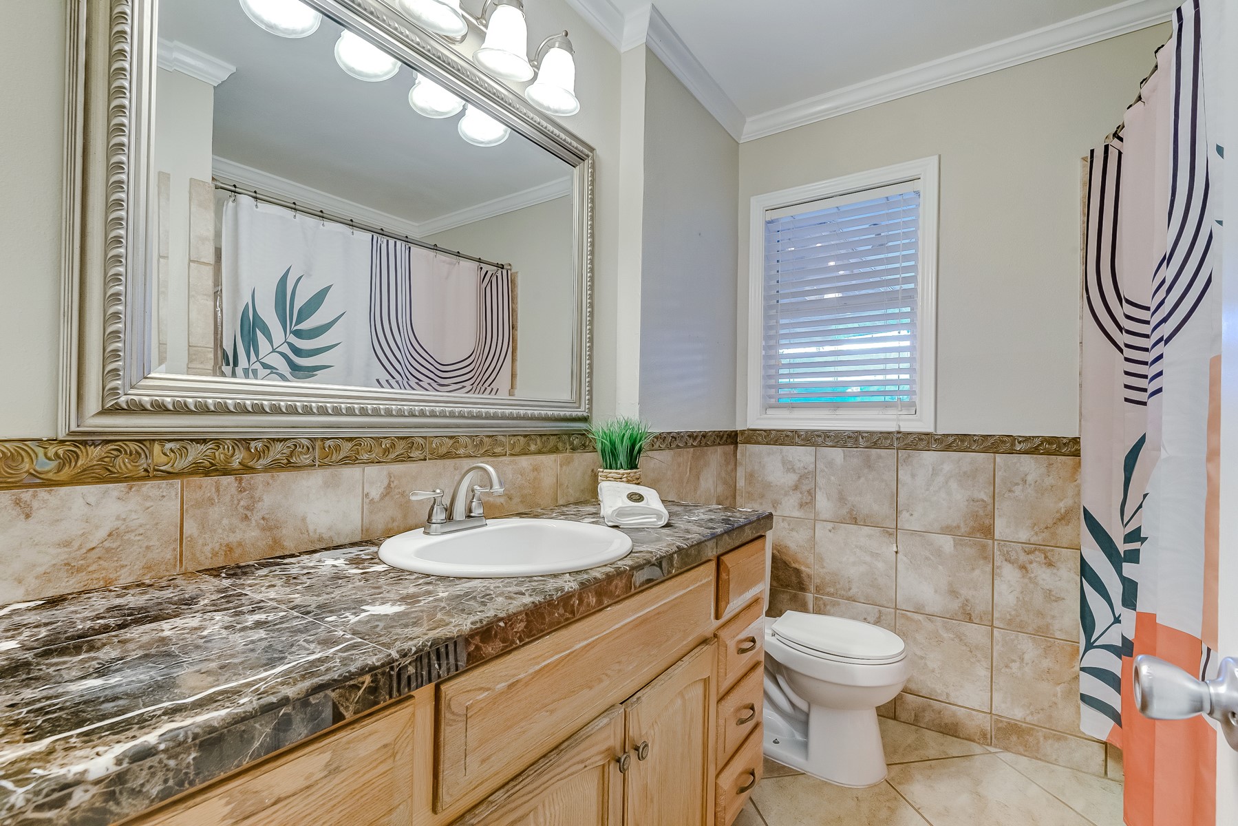 215 W 34th Street Property Photo 15