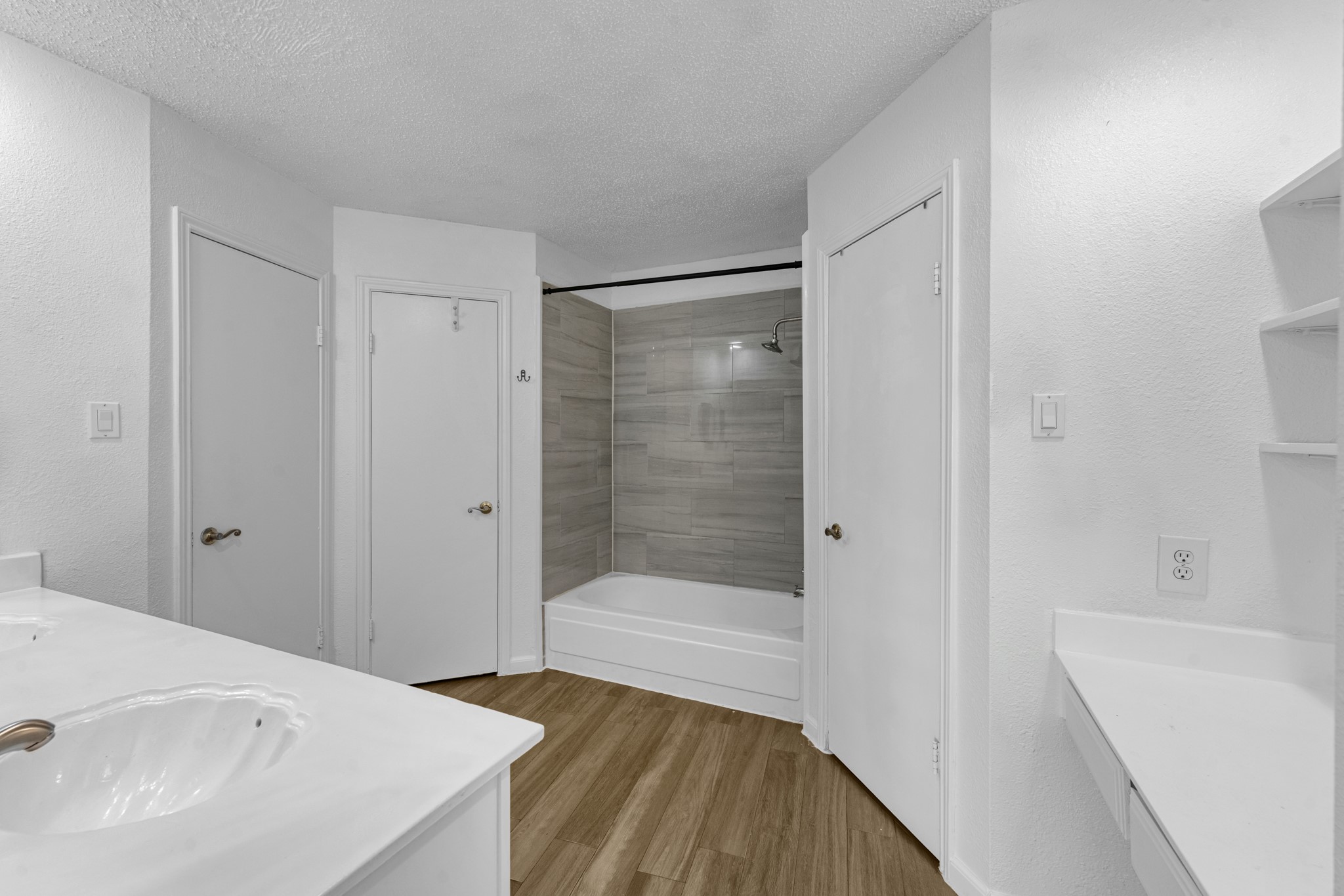 13835 Walnut Hollow Lane Property Photo 3