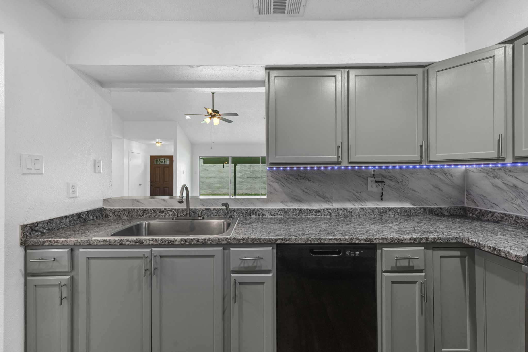 13835 Walnut Hollow Lane Property Photo 6