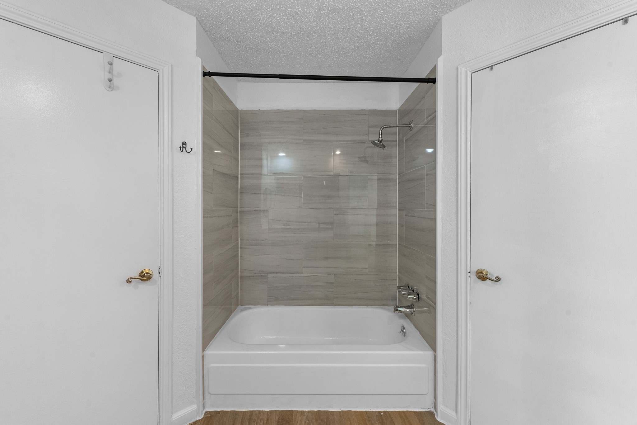 13835 Walnut Hollow Lane Property Photo 17