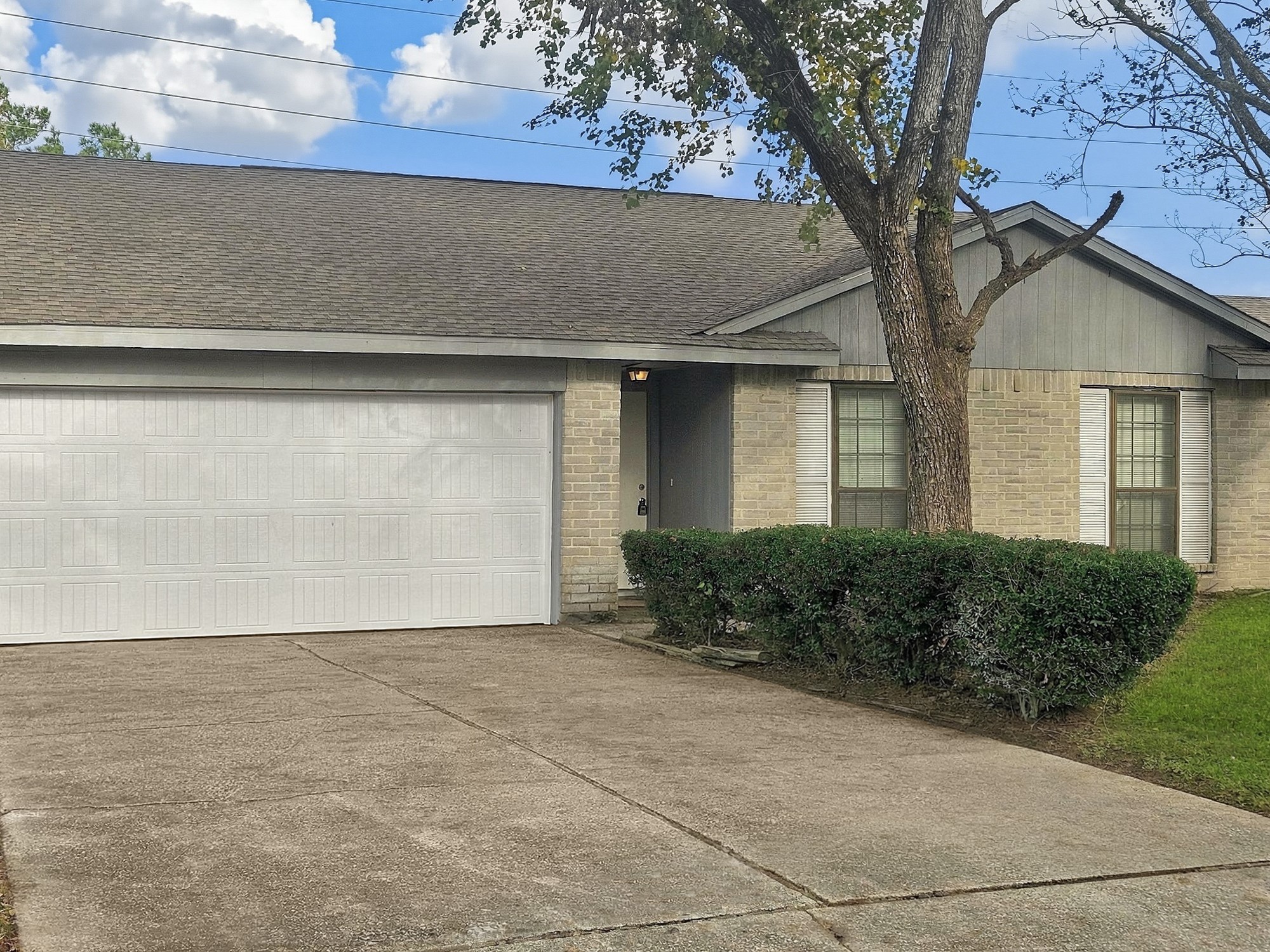 23822 Firegate Drive Property Photo 2