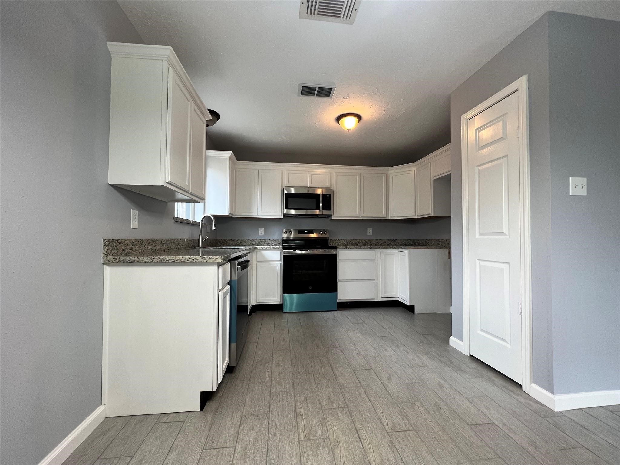 23822 Firegate Drive Property Photo 5