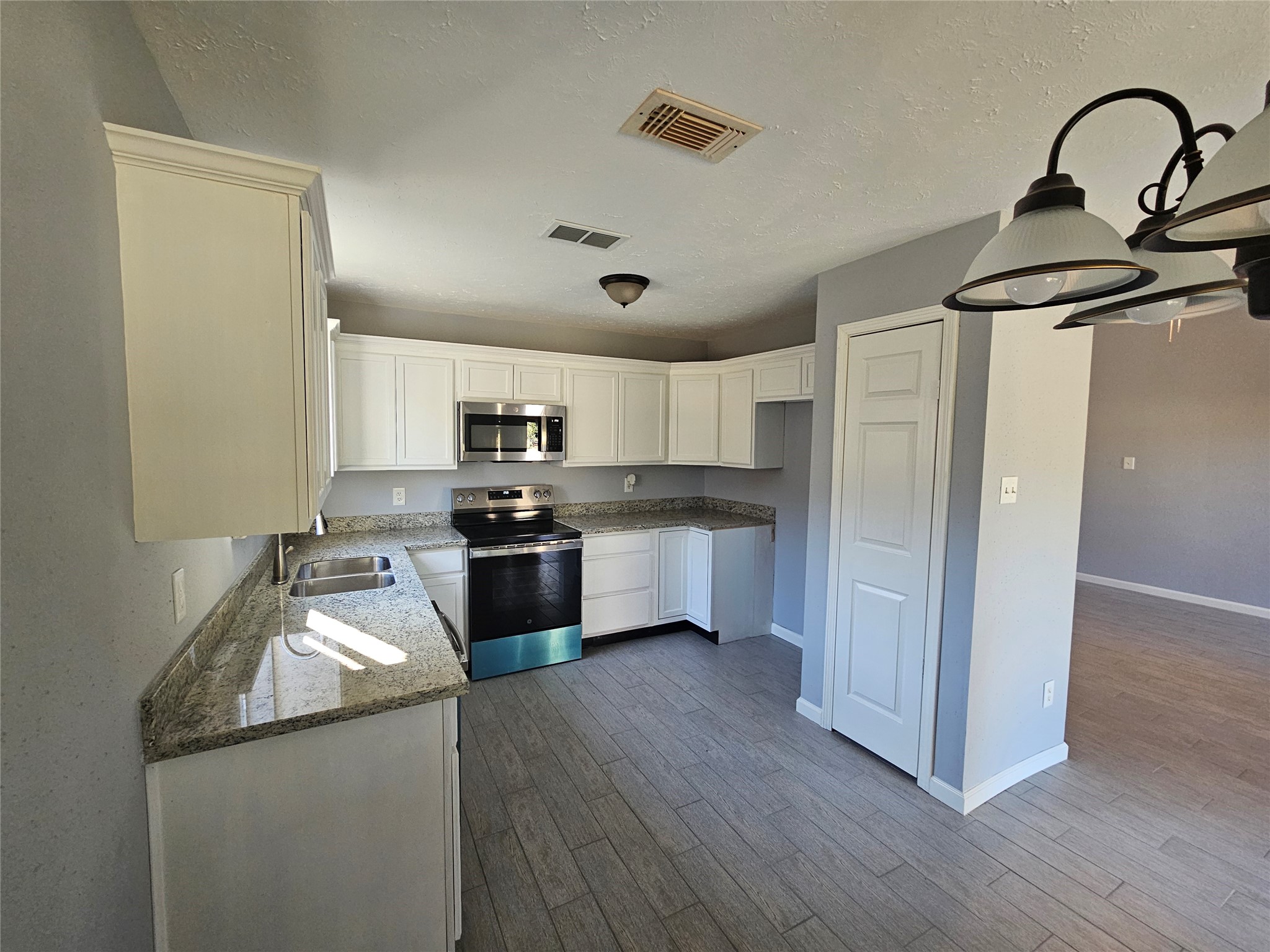 23822 Firegate Drive Property Photo 6