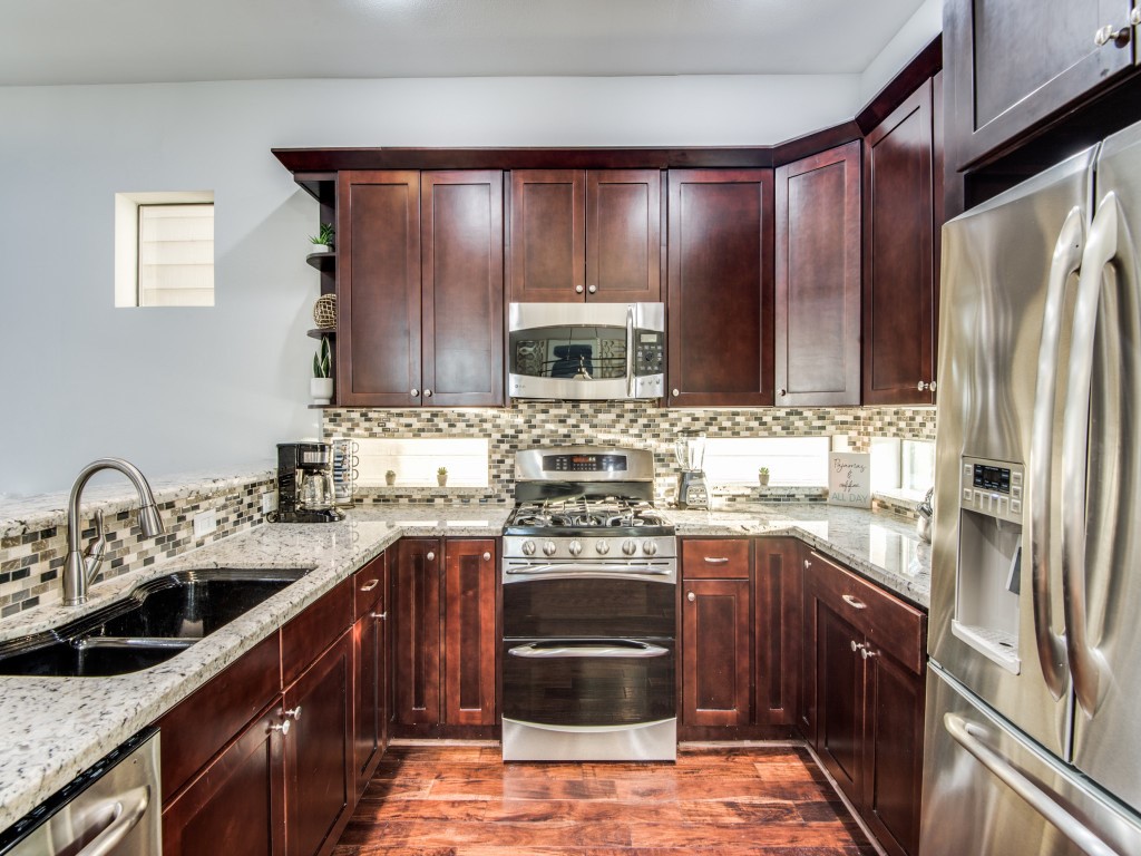 1509 Holly Street Property Photo 5