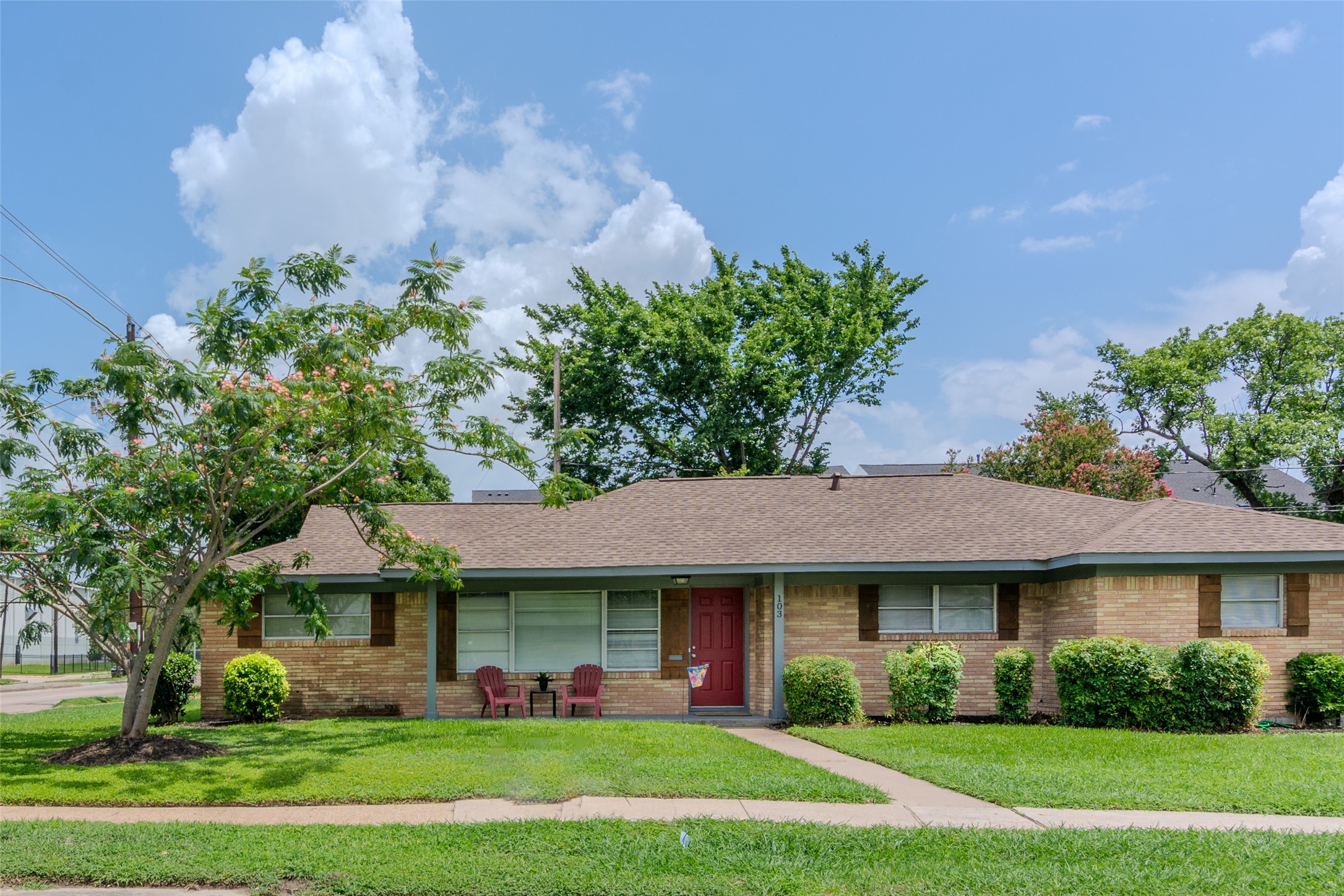 103 E Janisch Road Property Photo 1
