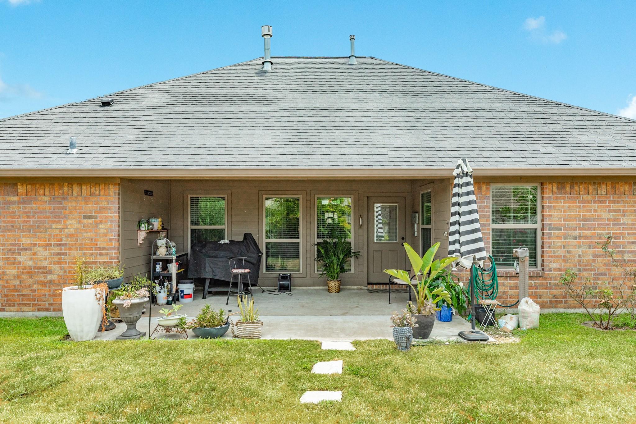 60 Dove Tree Court, Lake Jackson Tx 77566 Property Photo 25